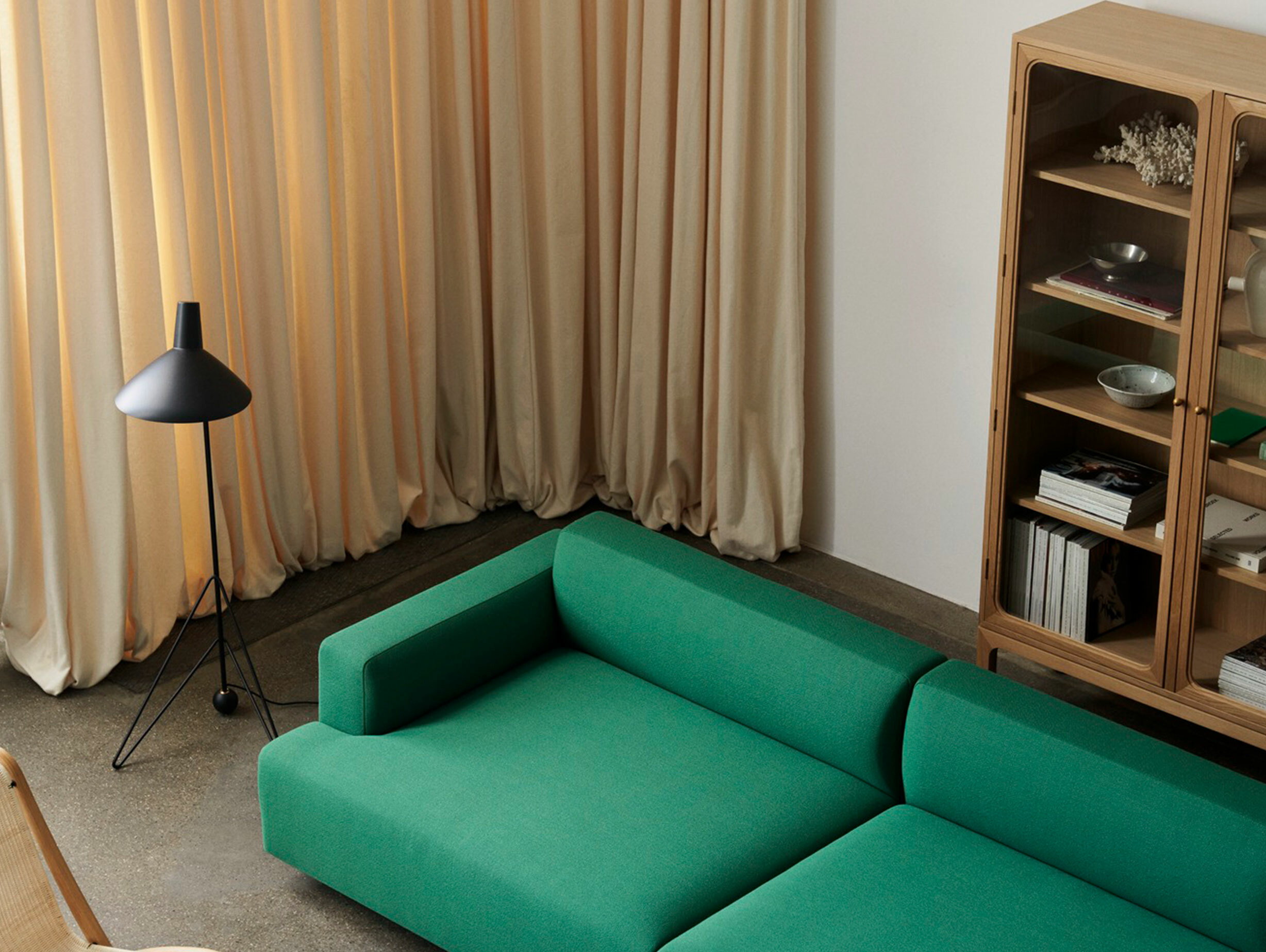 Tradition Hvidt Mølgaard Tripod HM8 Floor Lamp Lifestyle 7