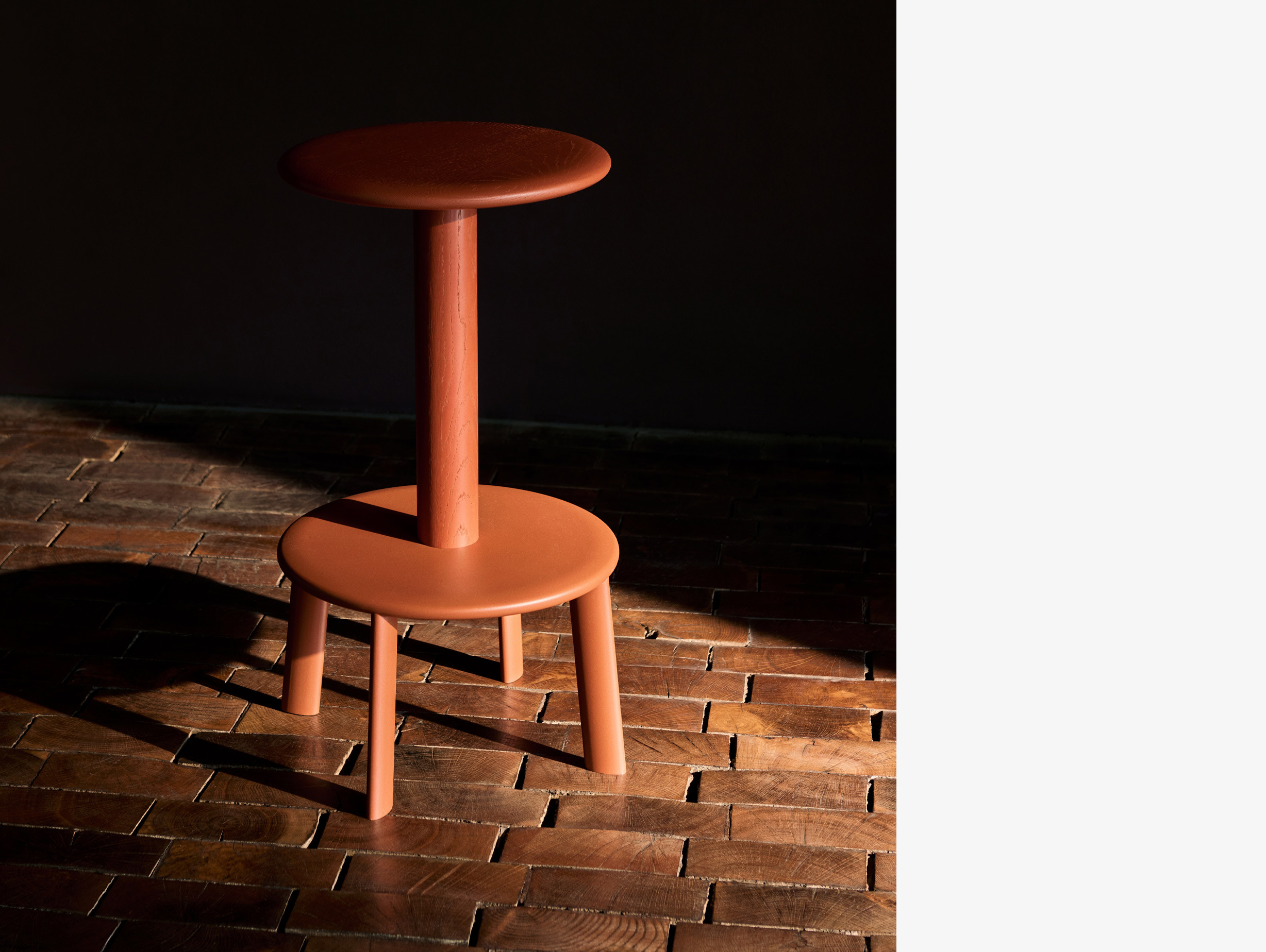 And tradition massif counter stool lifestyle2
