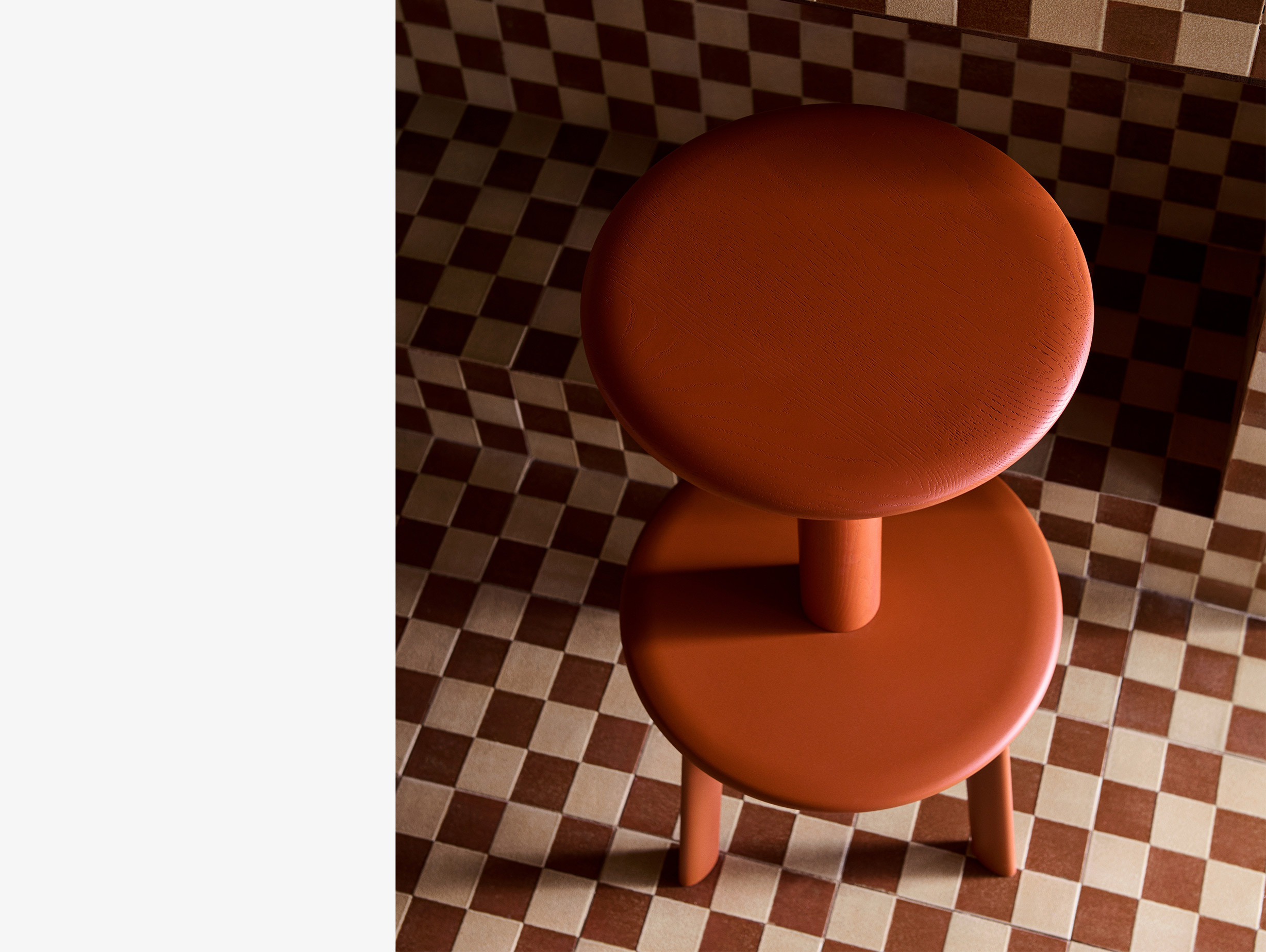 And tradition massif counter stool lifestyle4