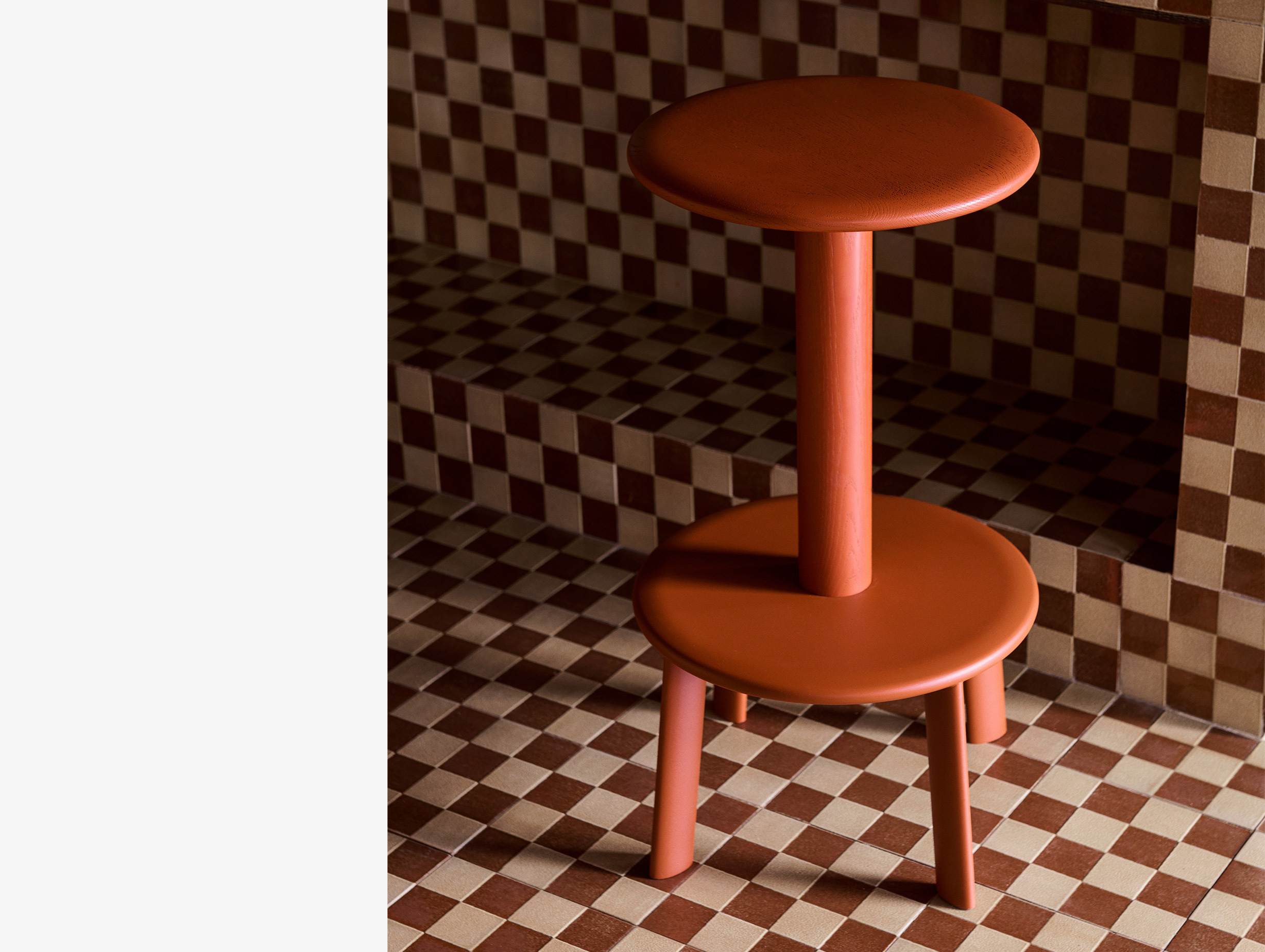 And tradition massif counter stool lifestyle5