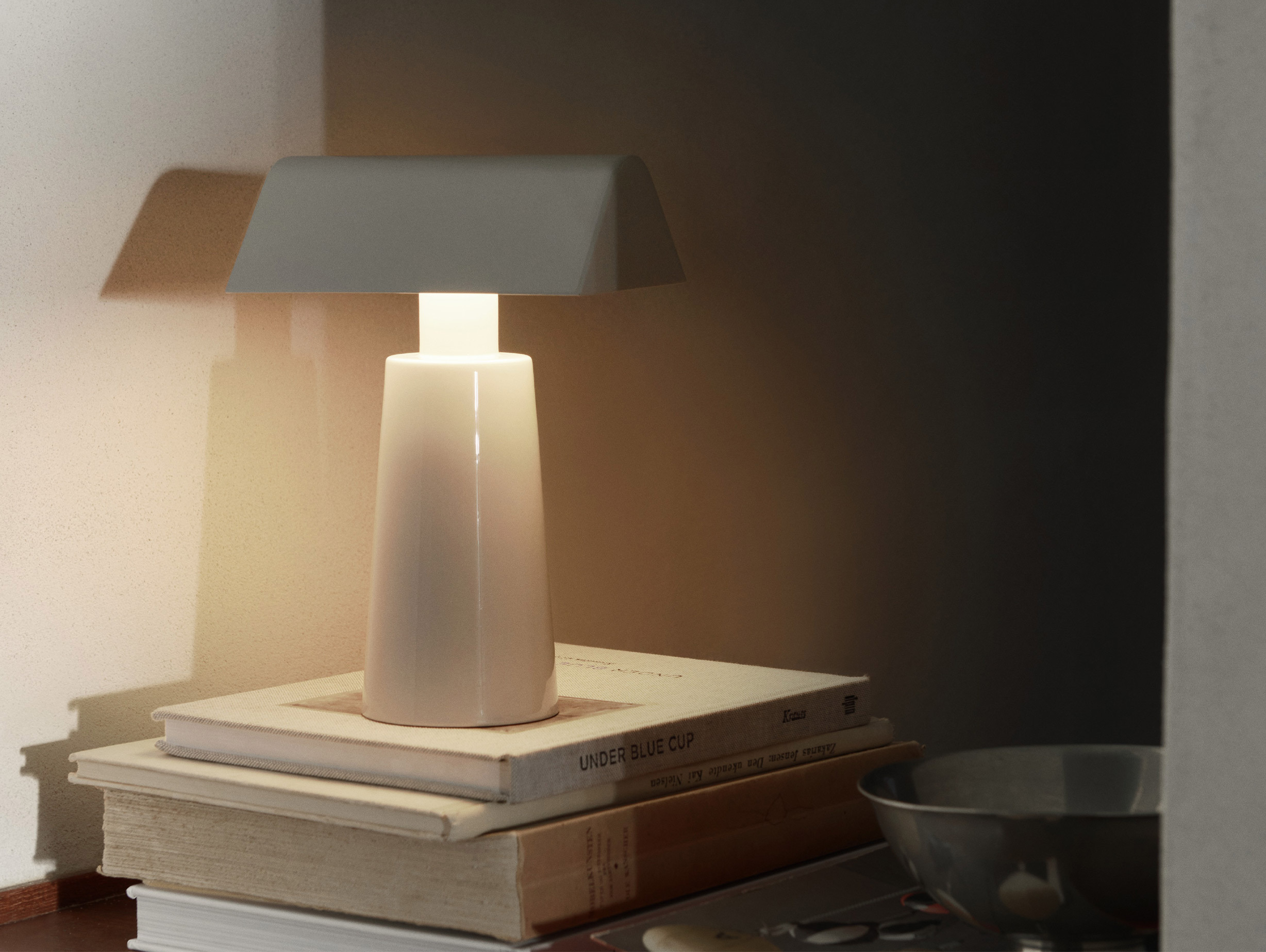 And tradition matteo fogale caret portable lamp mf1 lifestyle