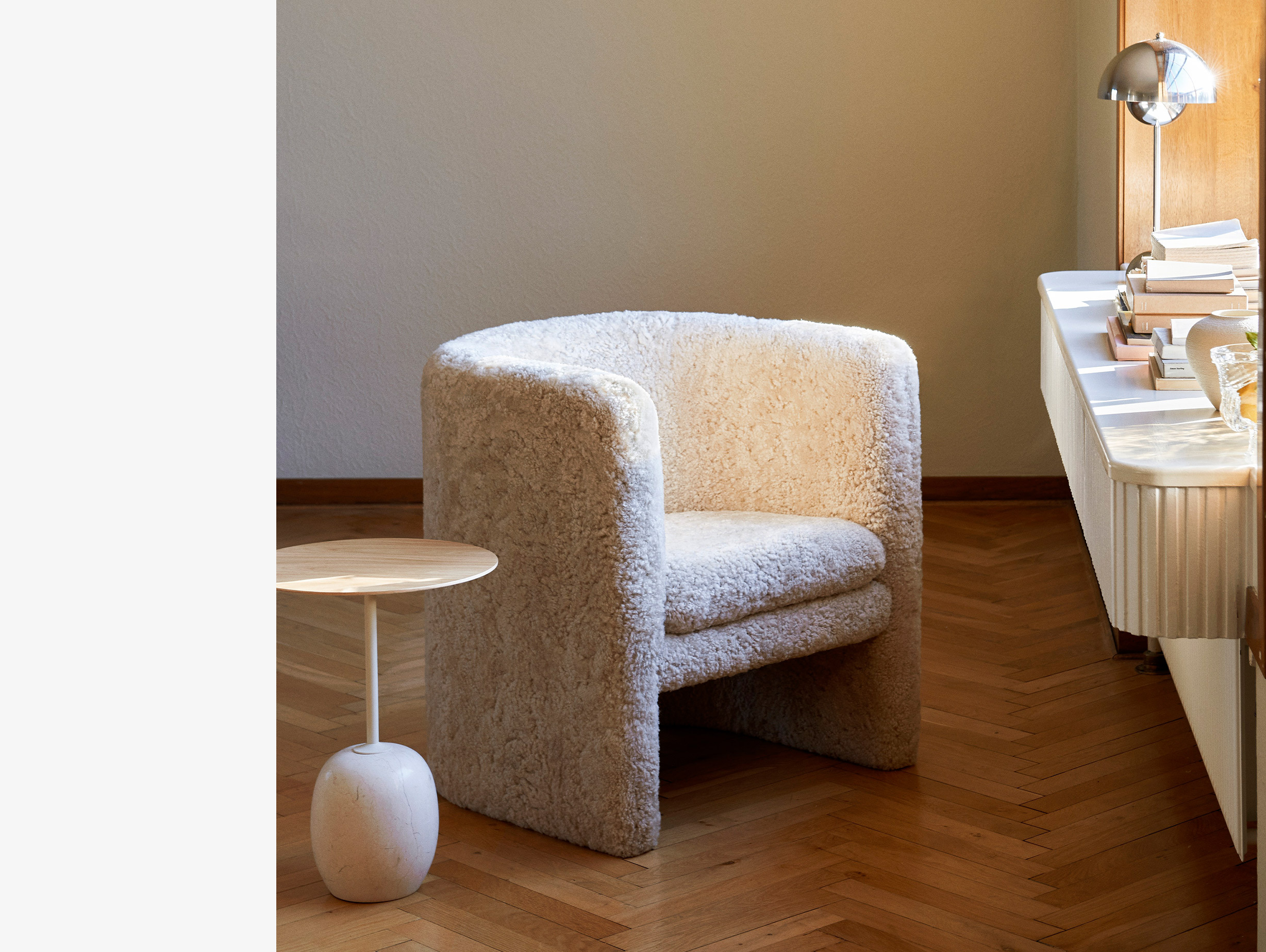 And tradition space copenhagen loafer lounge chair sc23 lifestyle3