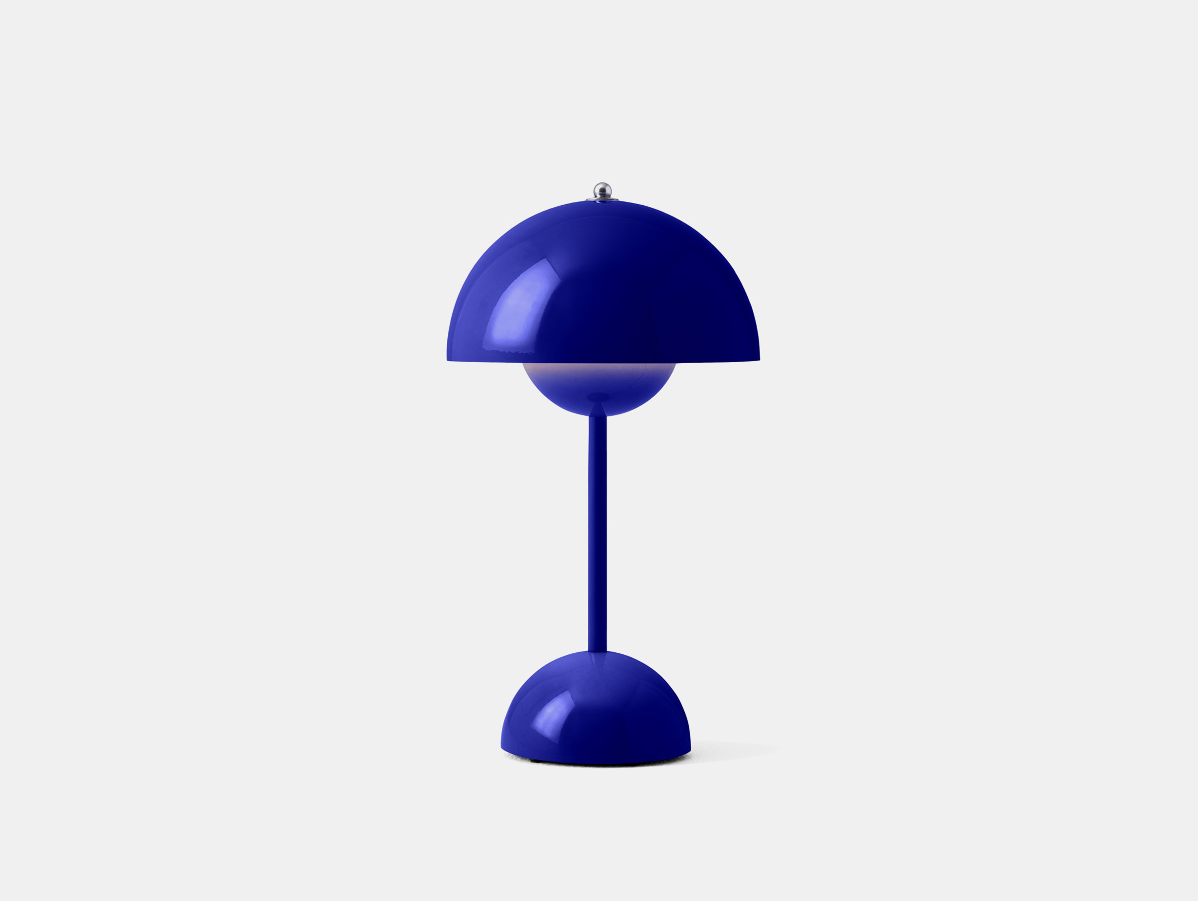 And tradition verner panton flowerpot portable light vp9 cobalt blue2