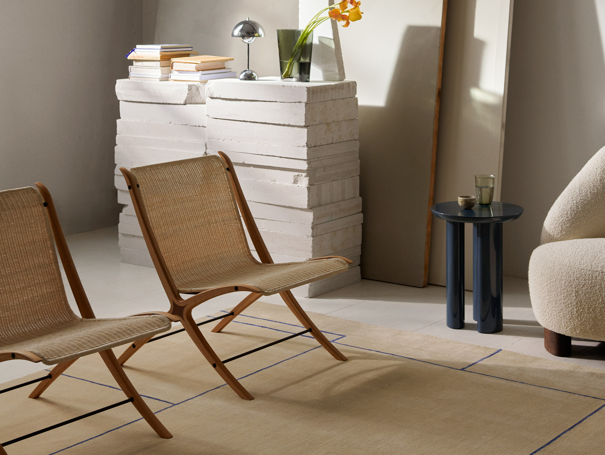 And tradition x lounge chair hm10 oak walnut lifestyle