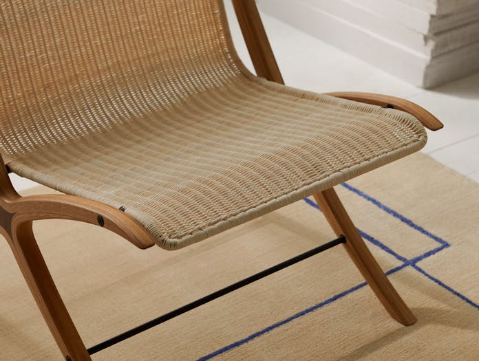 And tradition x lounge chair hm10 oak walnut lifestyle5