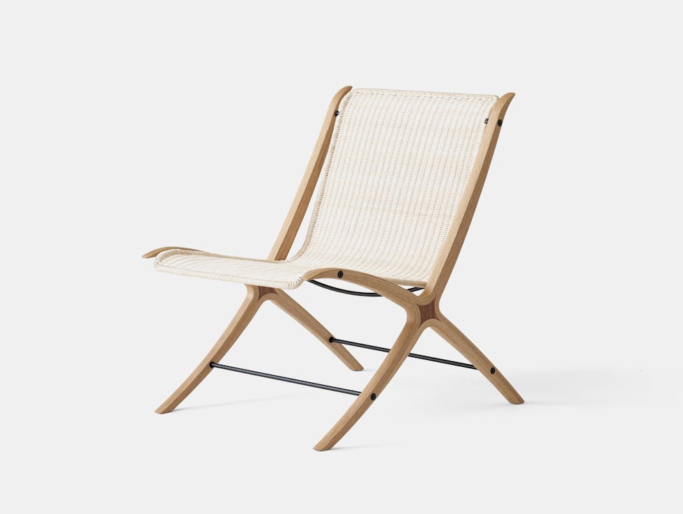 And tradition x lounge chair hm10 oak walnut