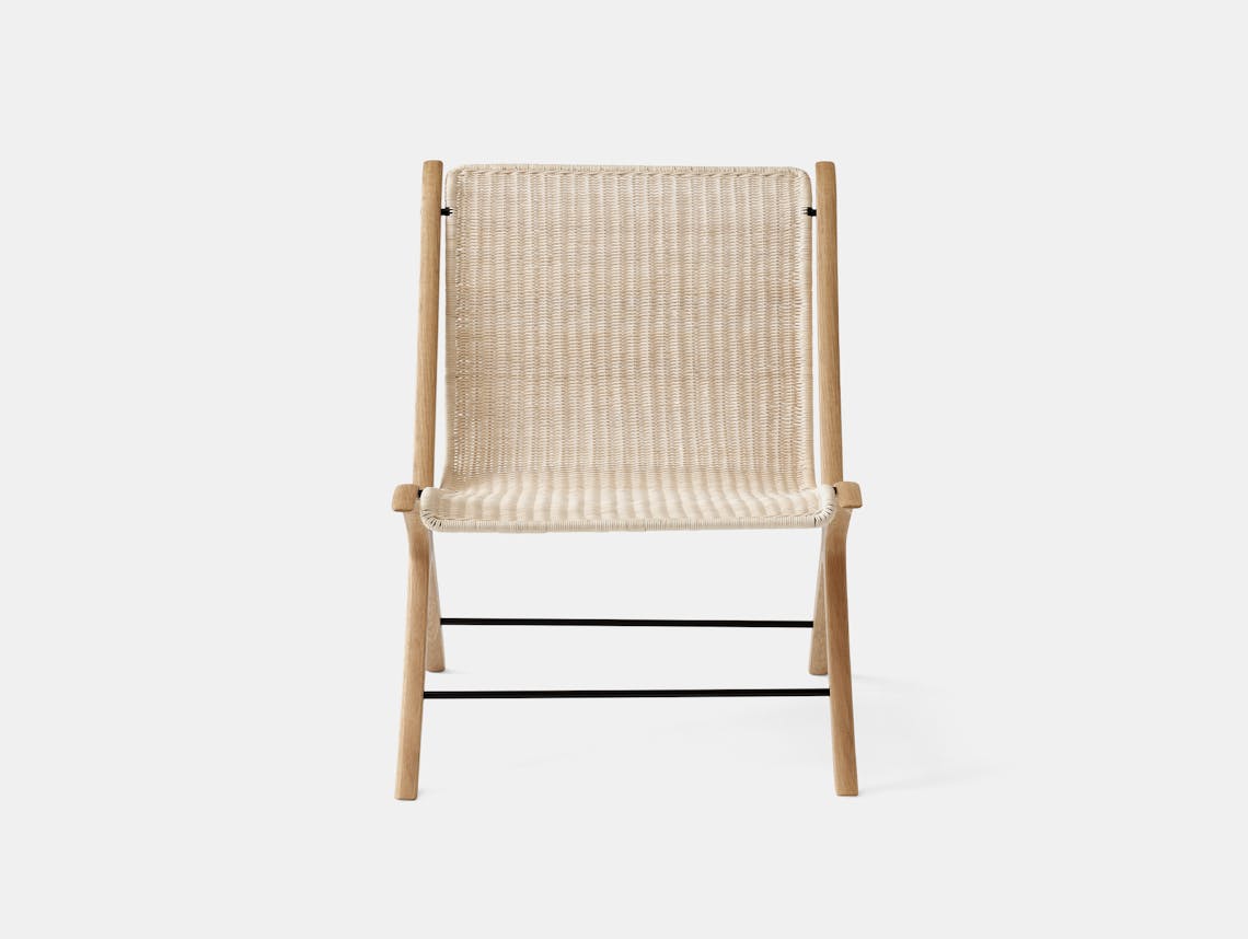 And tradition x lounge chair hm10 oak walnut2