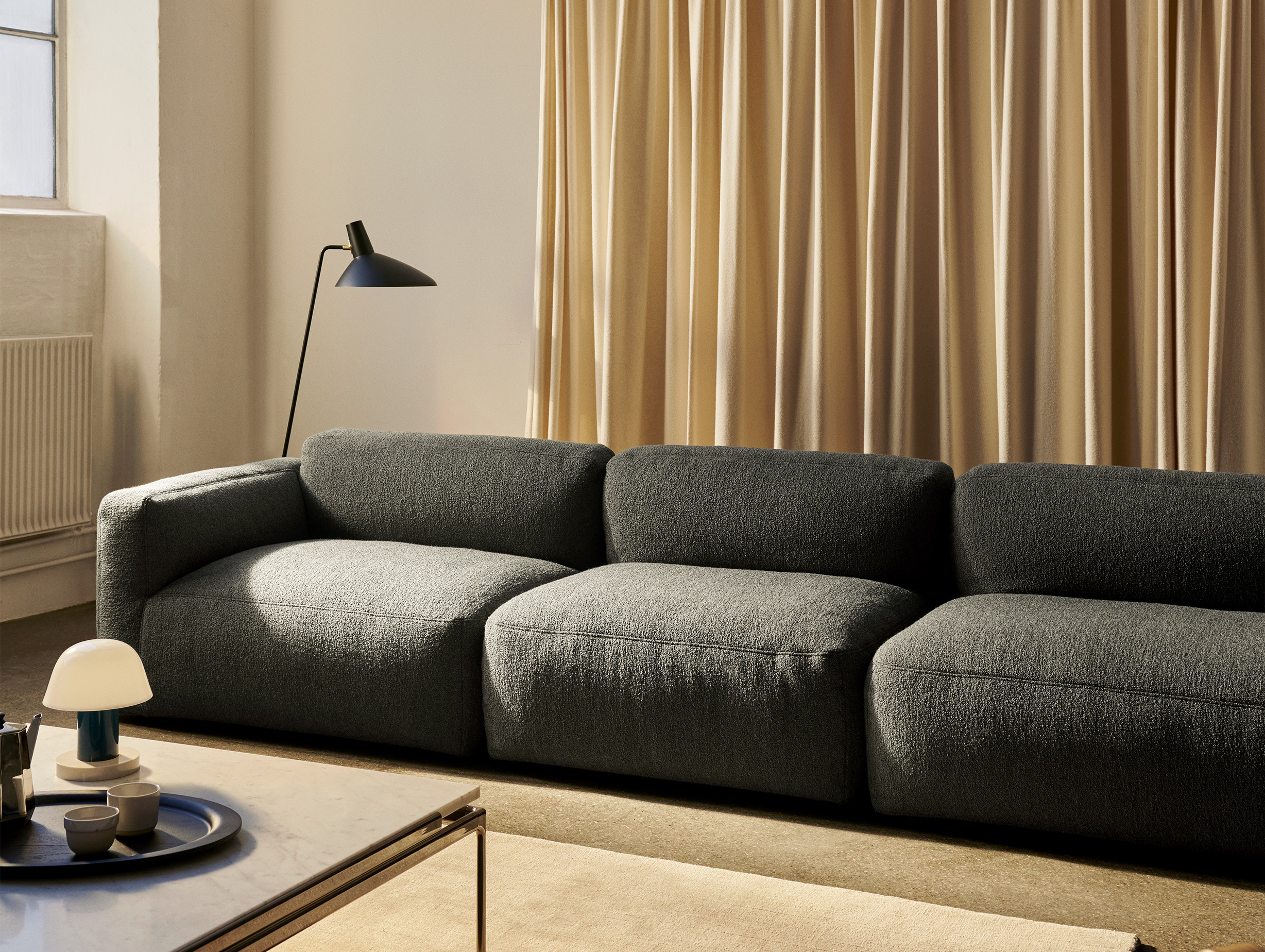 Andtradition hm8 tripod lamp hvidt molgaard lifestyle2