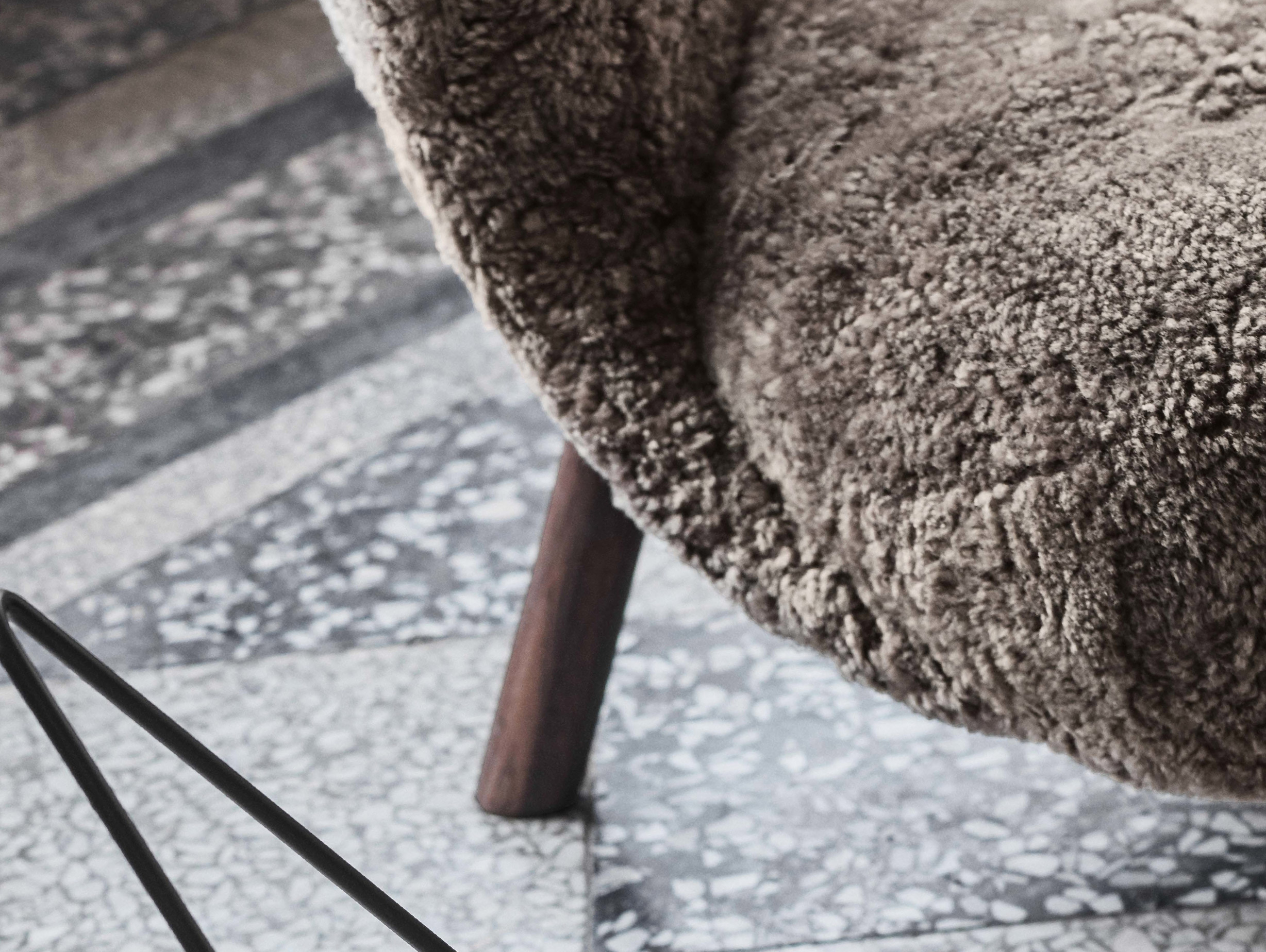 Andtradition viggo boesen little petra sofa lifestyle2