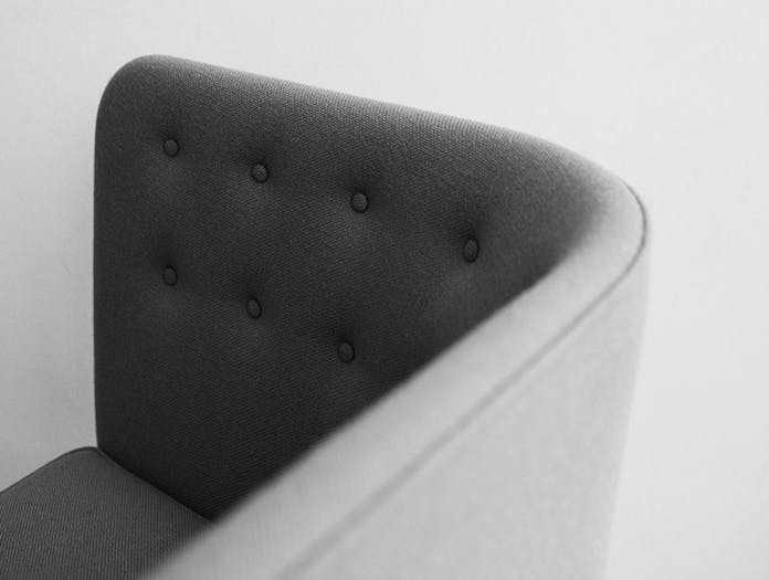 And Tradition Mayor Sofa Detail Arne Jacobsen