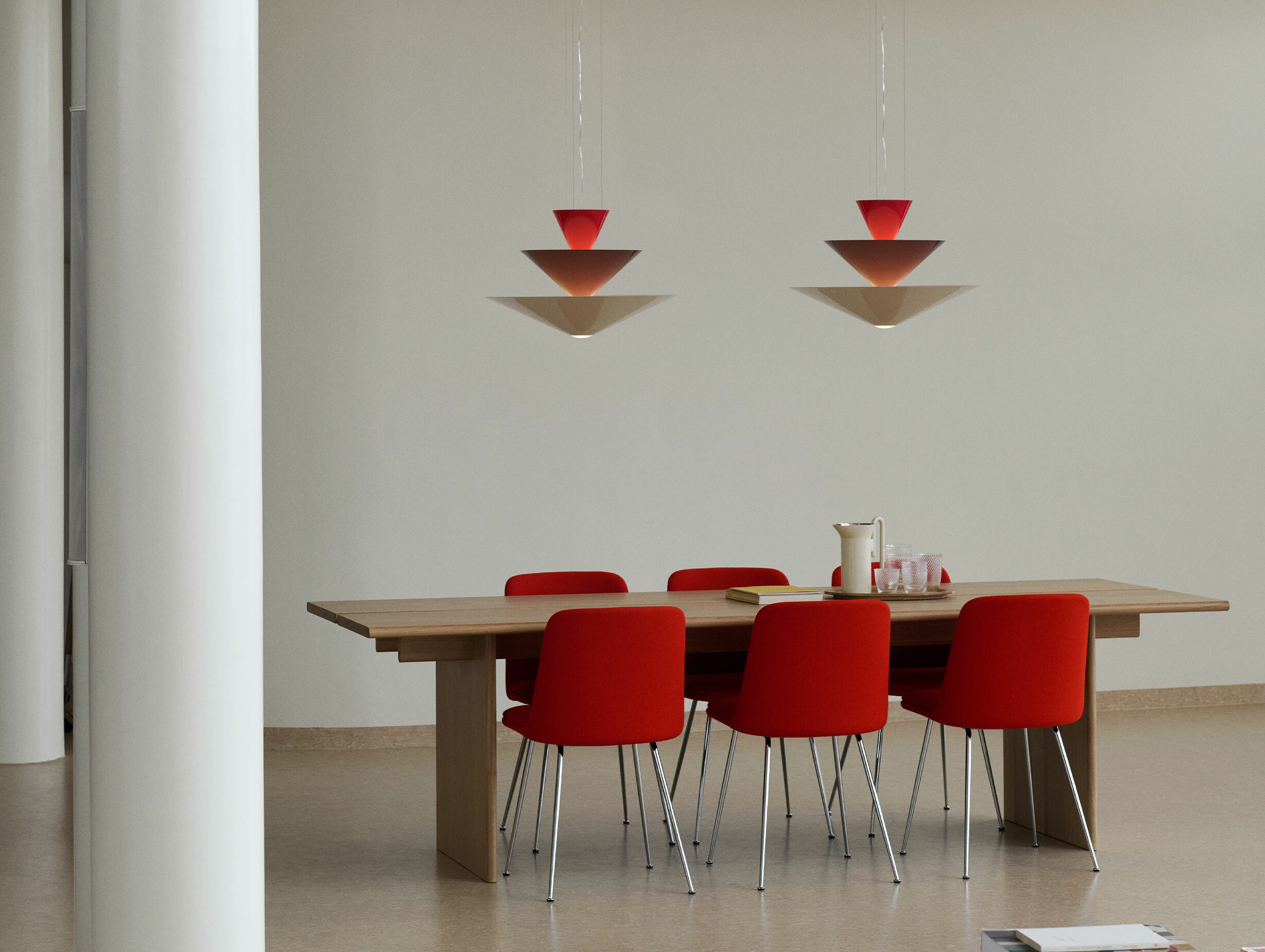 Andtradition Gio LN14 vermilion red dark burgundy ecru white story 1