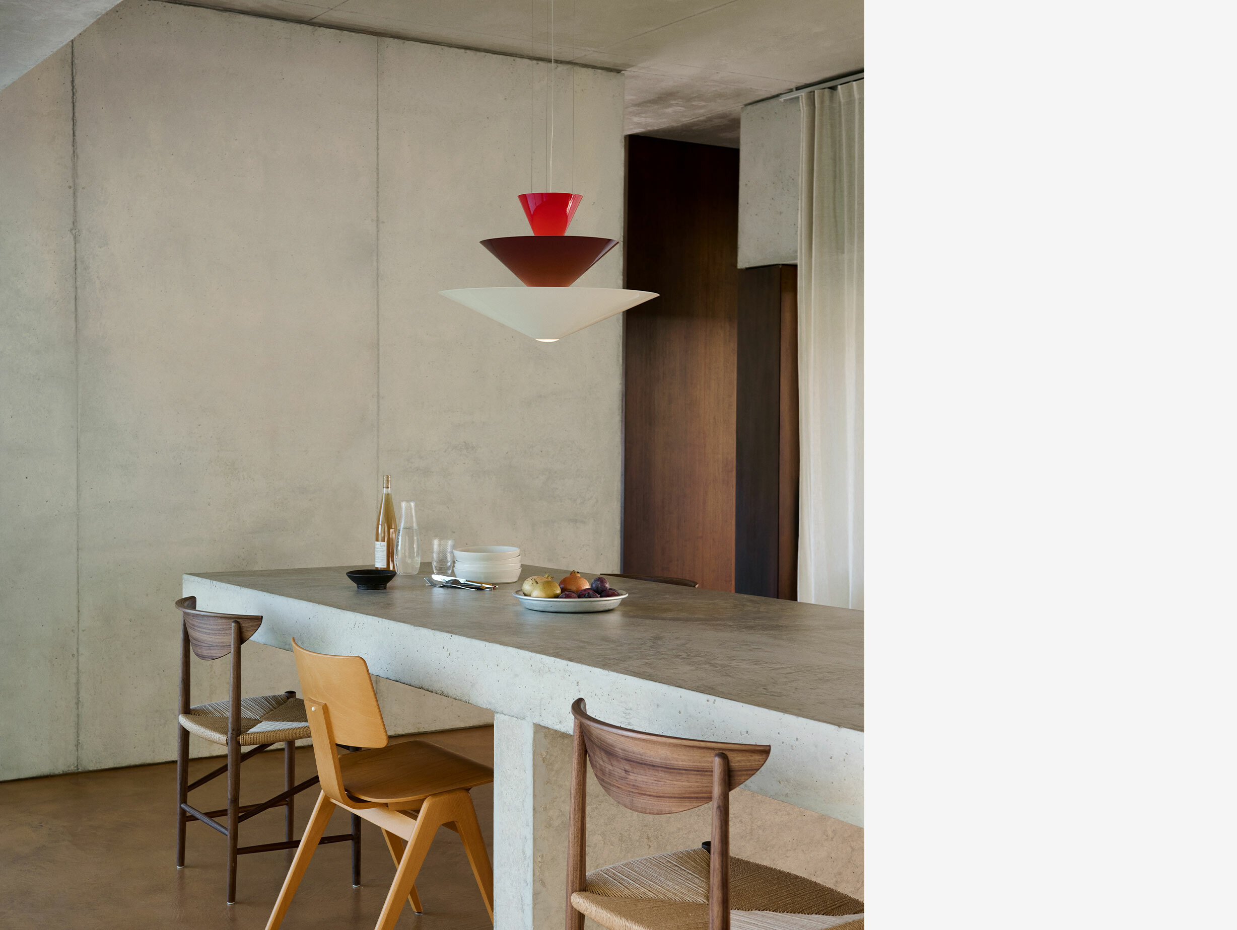 Andtradition Gio LN14 vermilion red dark burgundy ecru white story 3