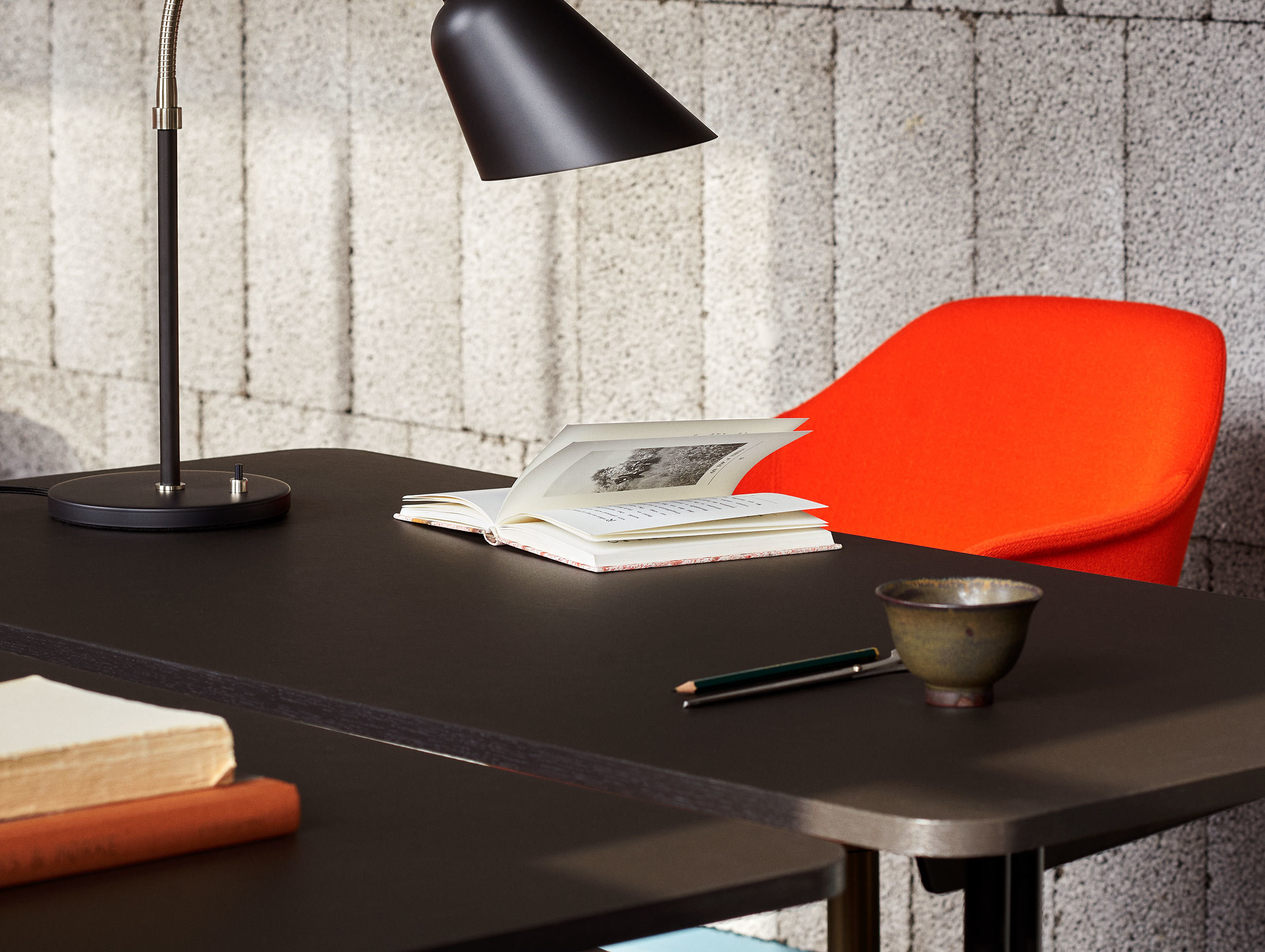 Andtradition pavilion av16 desk story 4