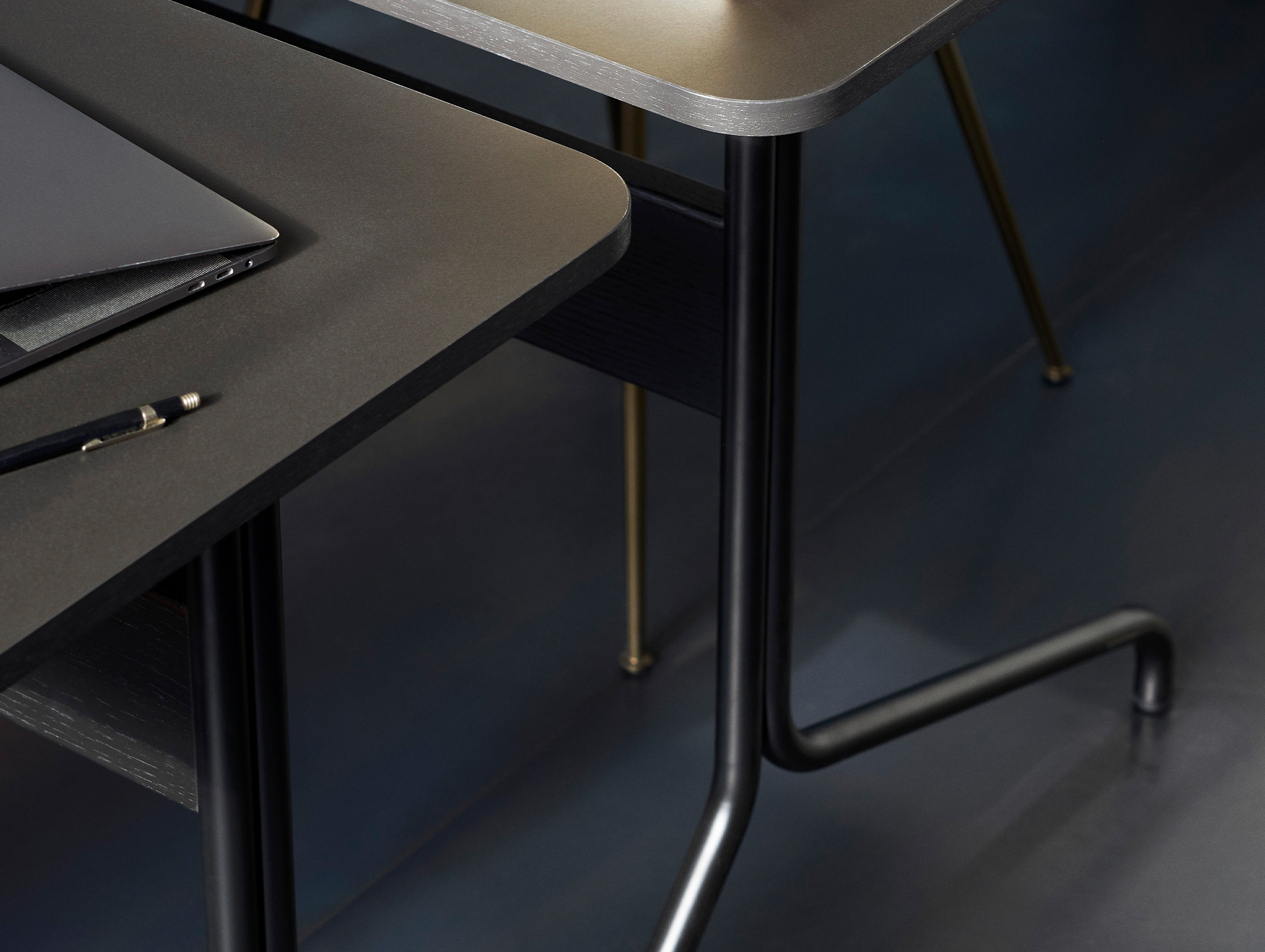 Andtradition pavilion av16 desk story 5