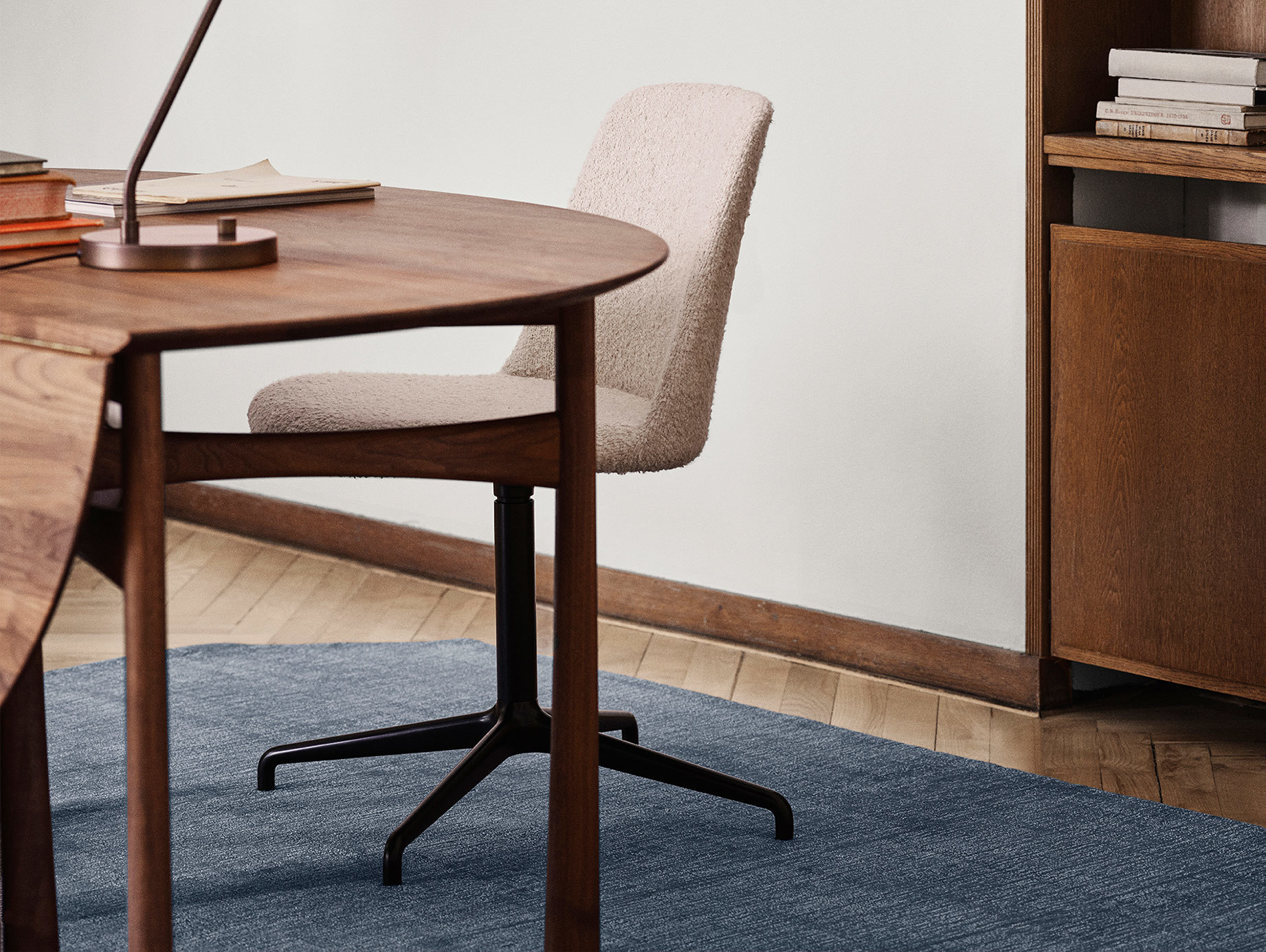 Andtradition rely chair HW13 ls 2