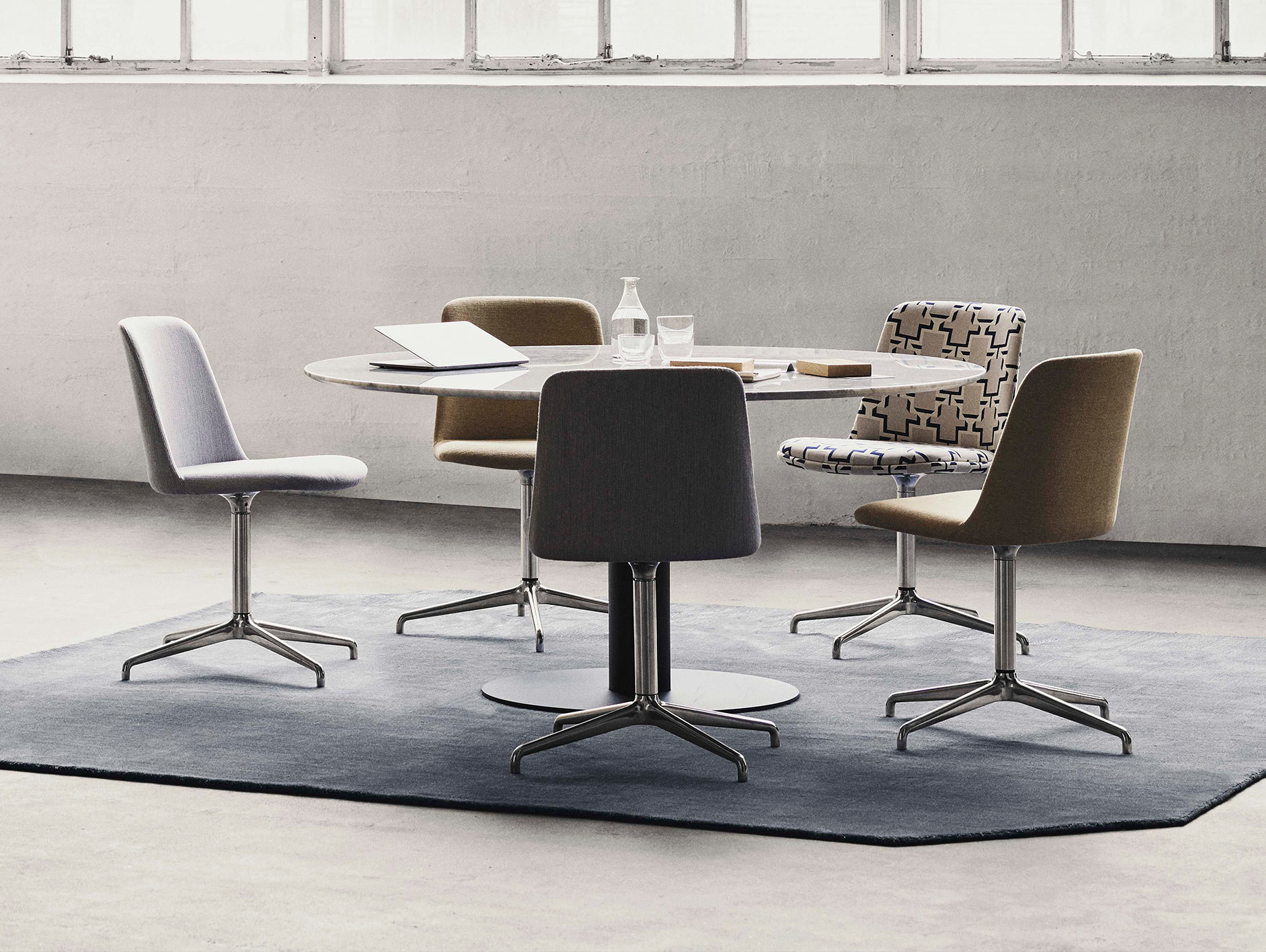 Andtradition rely chair HW13 ls 3