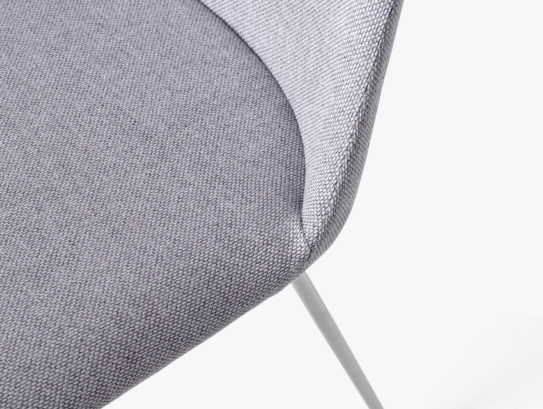 Andtradition rely chair four leg close