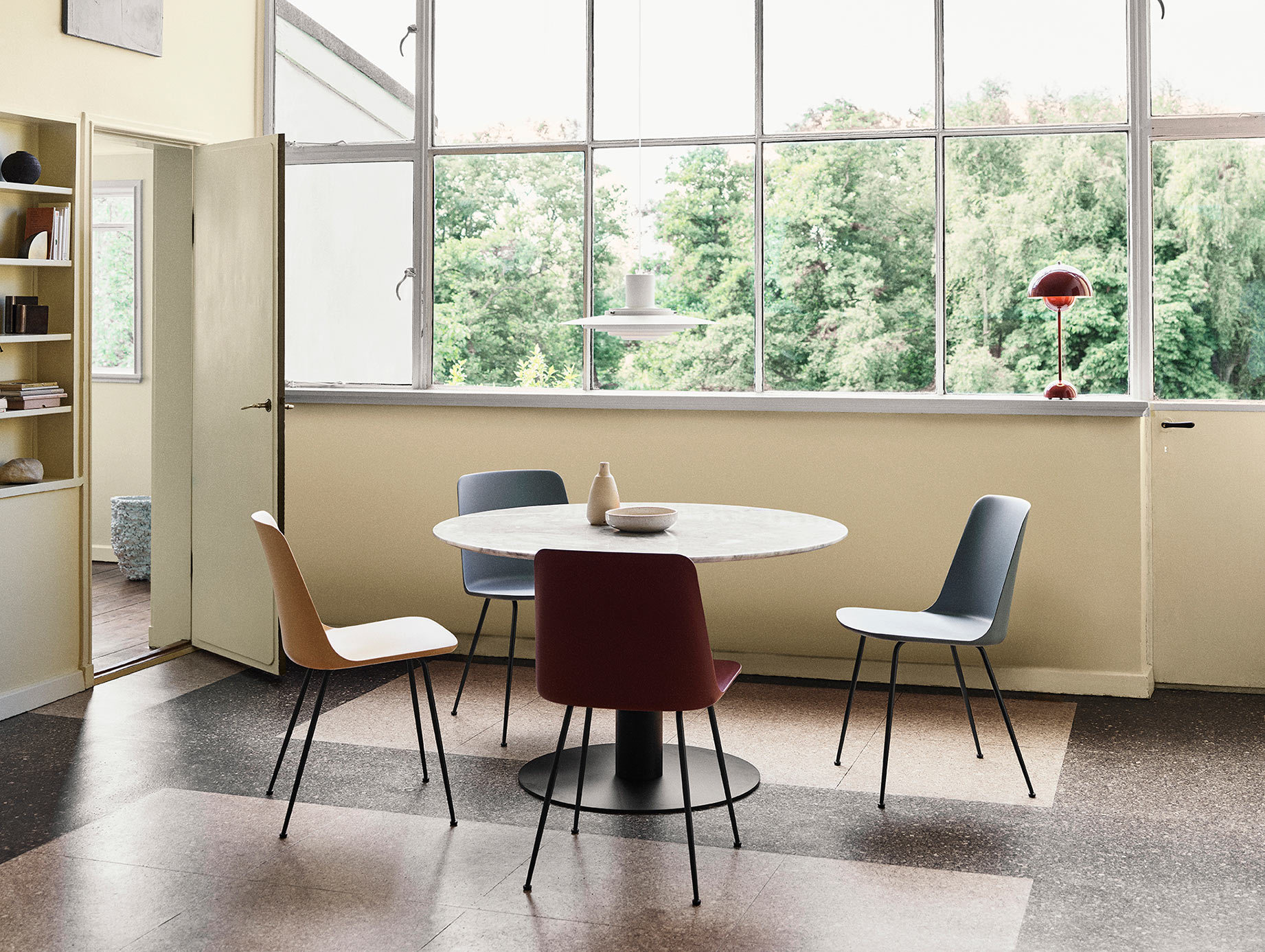 Andtradtion rely chair lifestyle 2