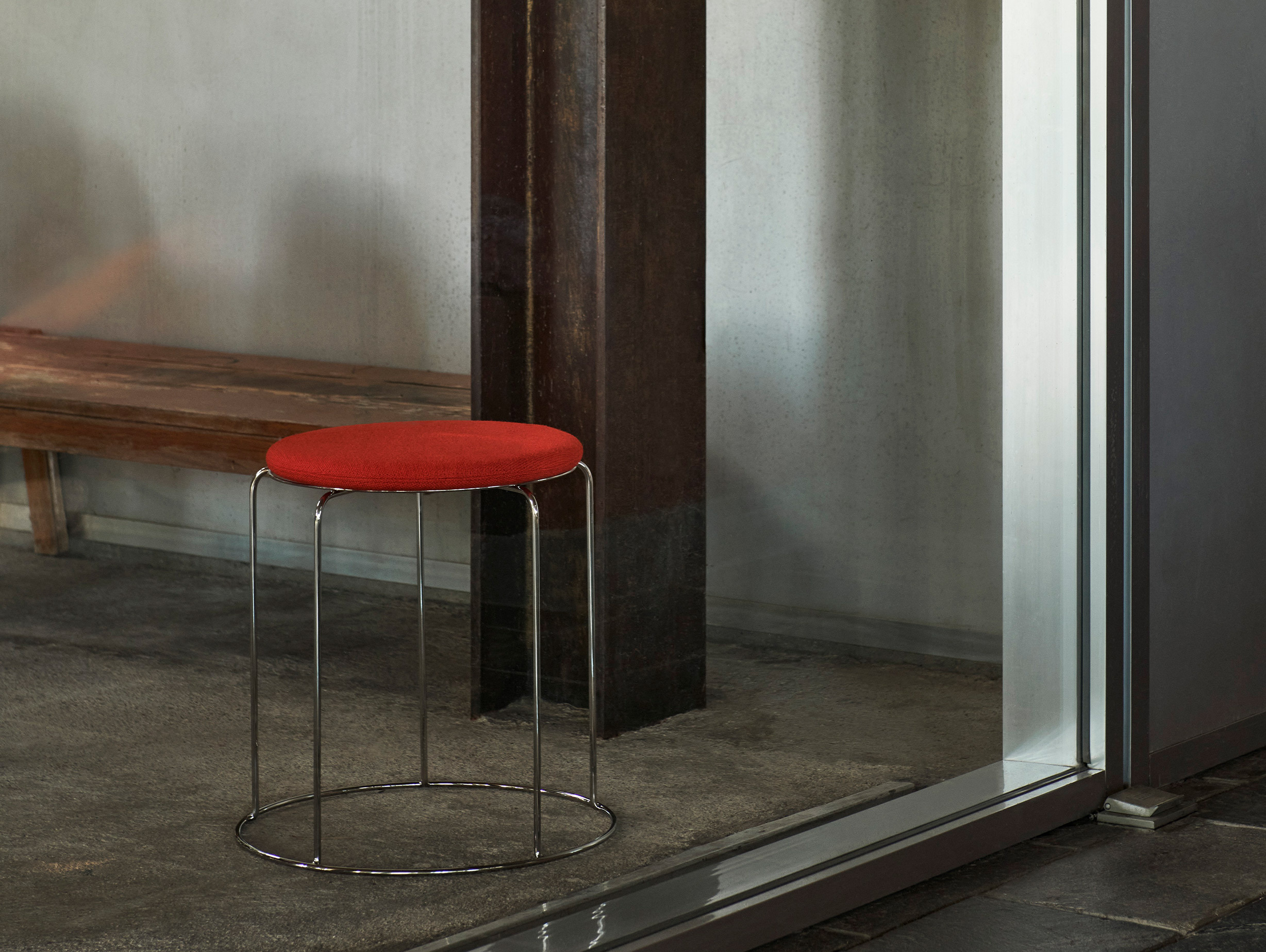 Tradition verner panton wire stool vp11 mirror polished steel hallingdal lifestyle5