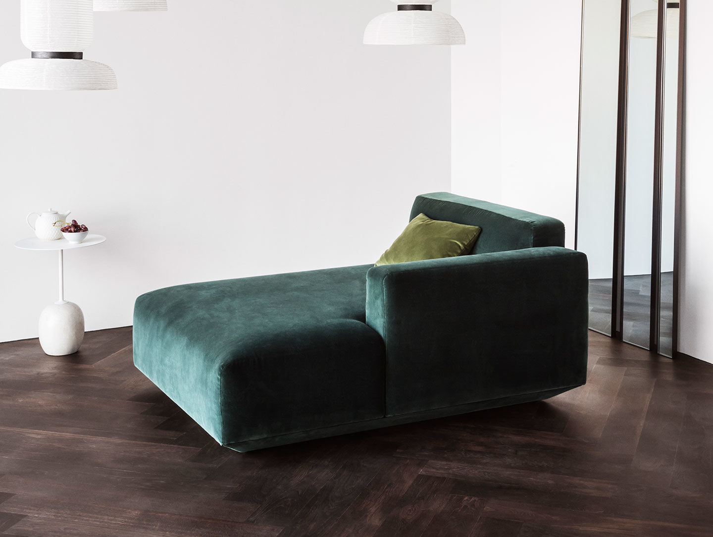 And Tradition Amore Formakami Lato Develius chaise longue