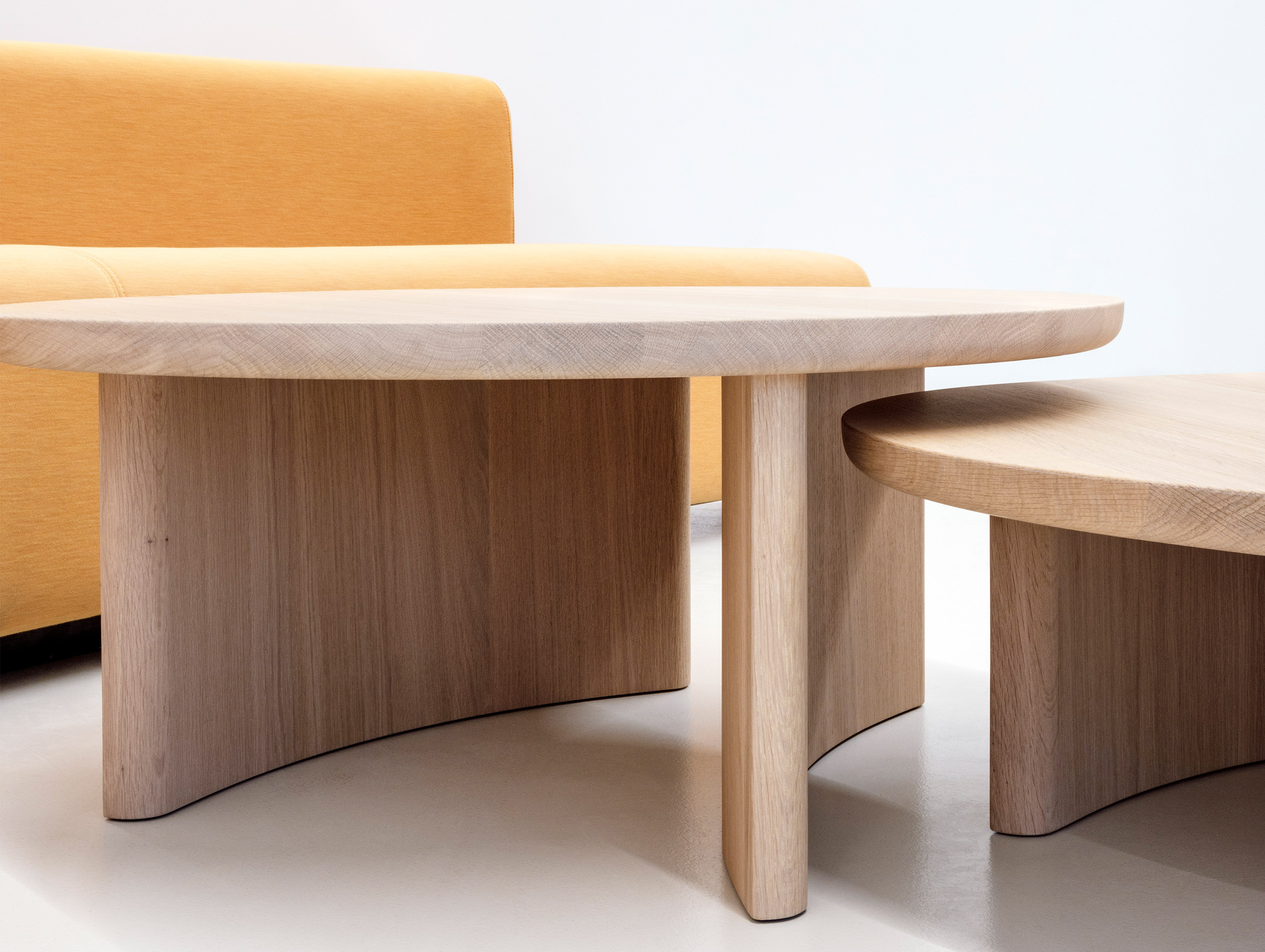 Arco sabine marcelis dew coffee table lifestyle 3