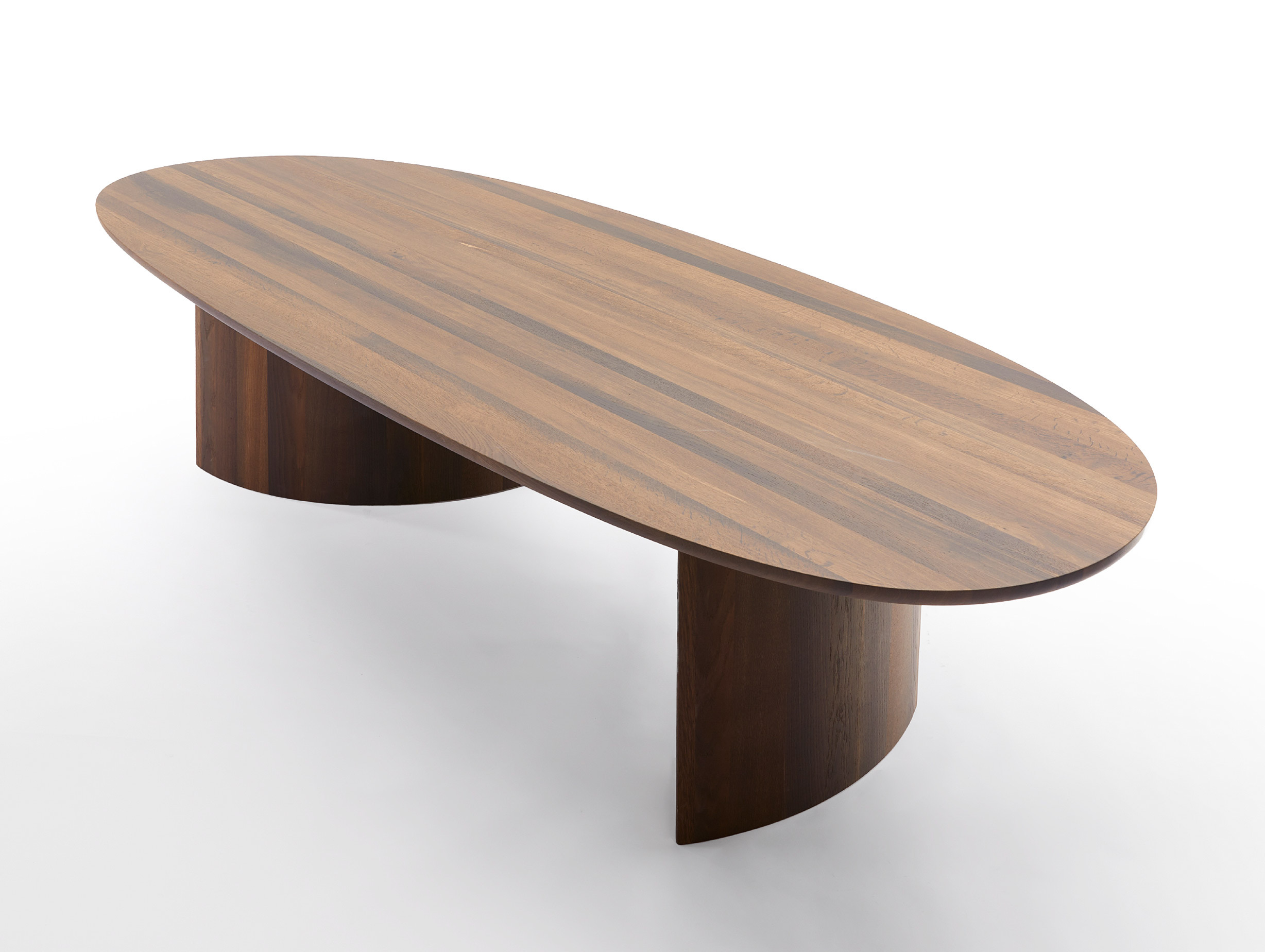 Arco sabine marcelis dew dining table lifestyle 5