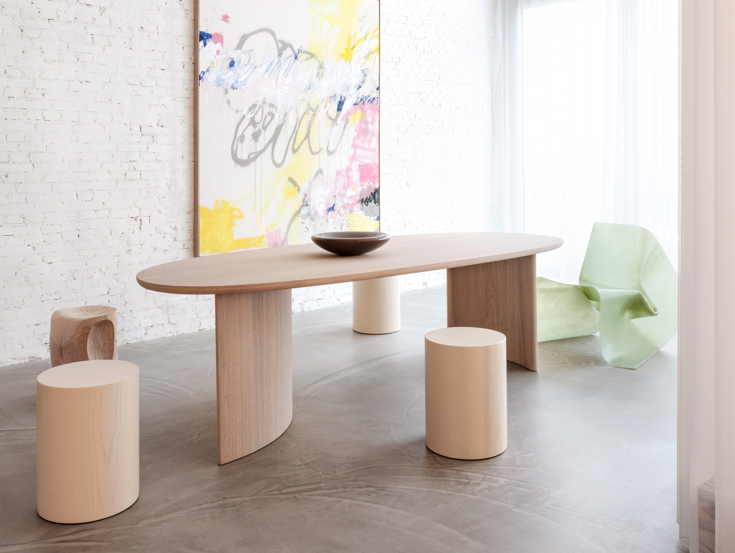 Arco sabine marcelis dew dining table lifestyle2