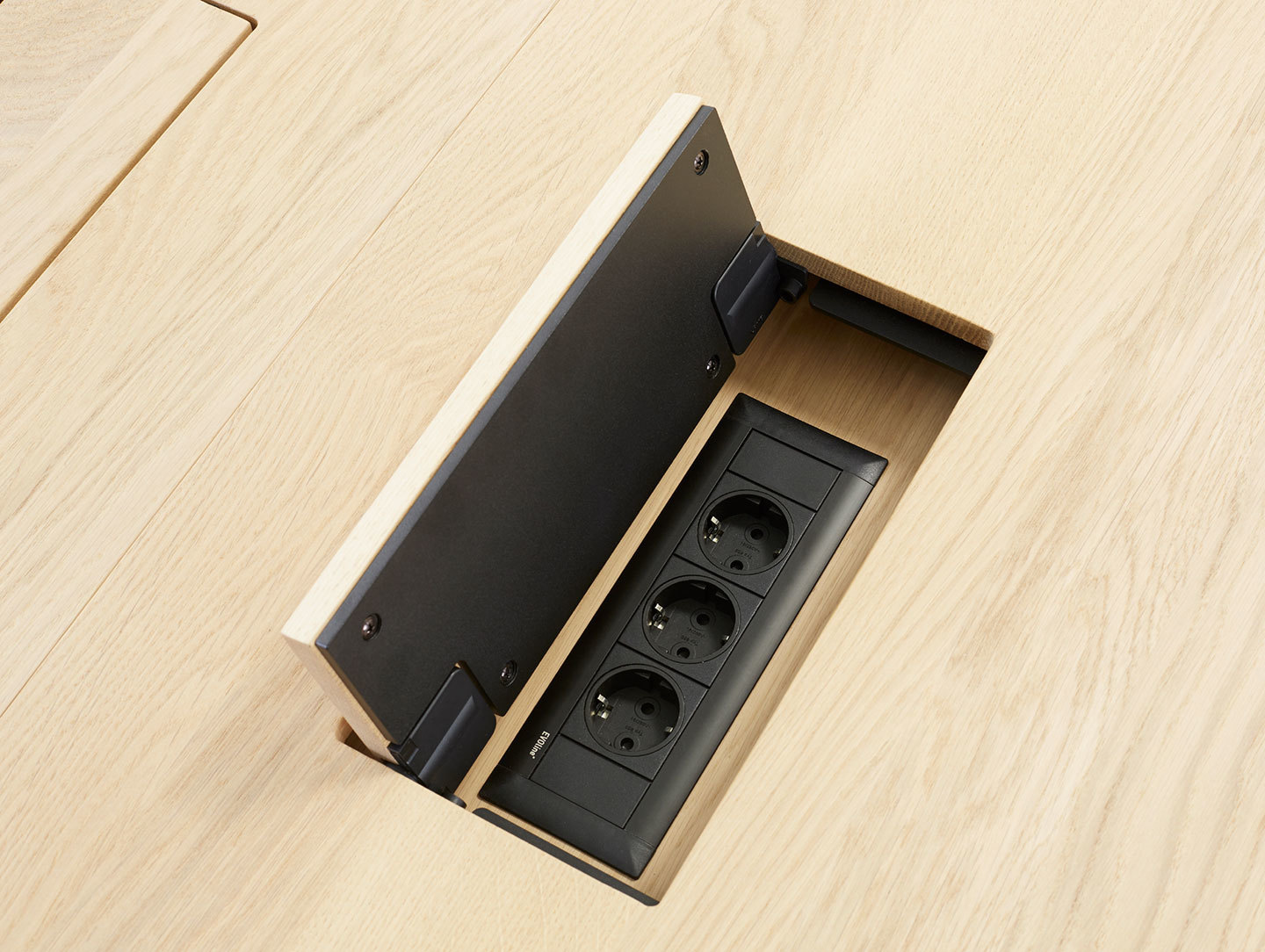 Arco Grid Work Conference Table detail 3 Jonathan Prestwich