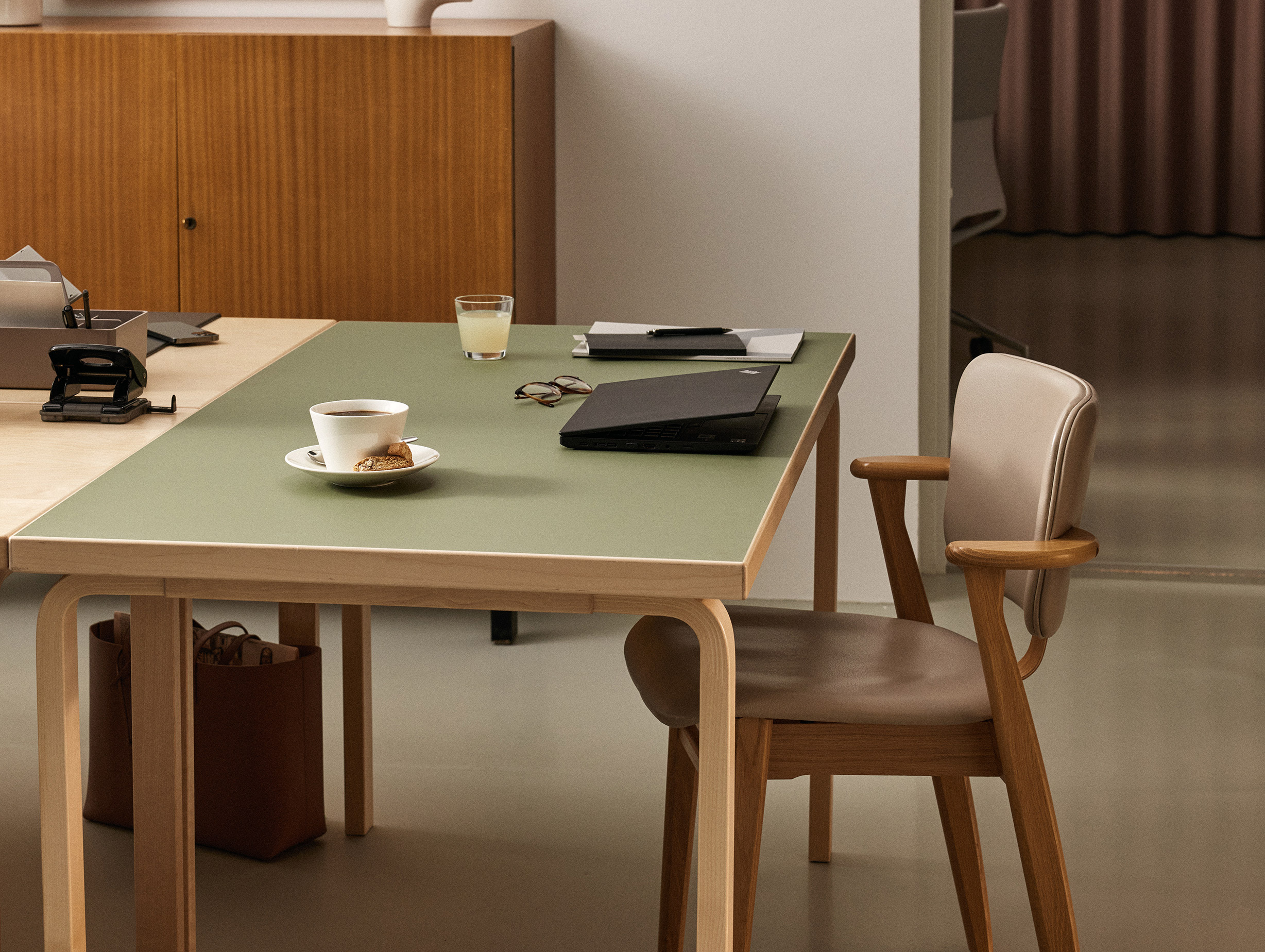 Artek ilmari tapiovaara domus chair lifestyle 12