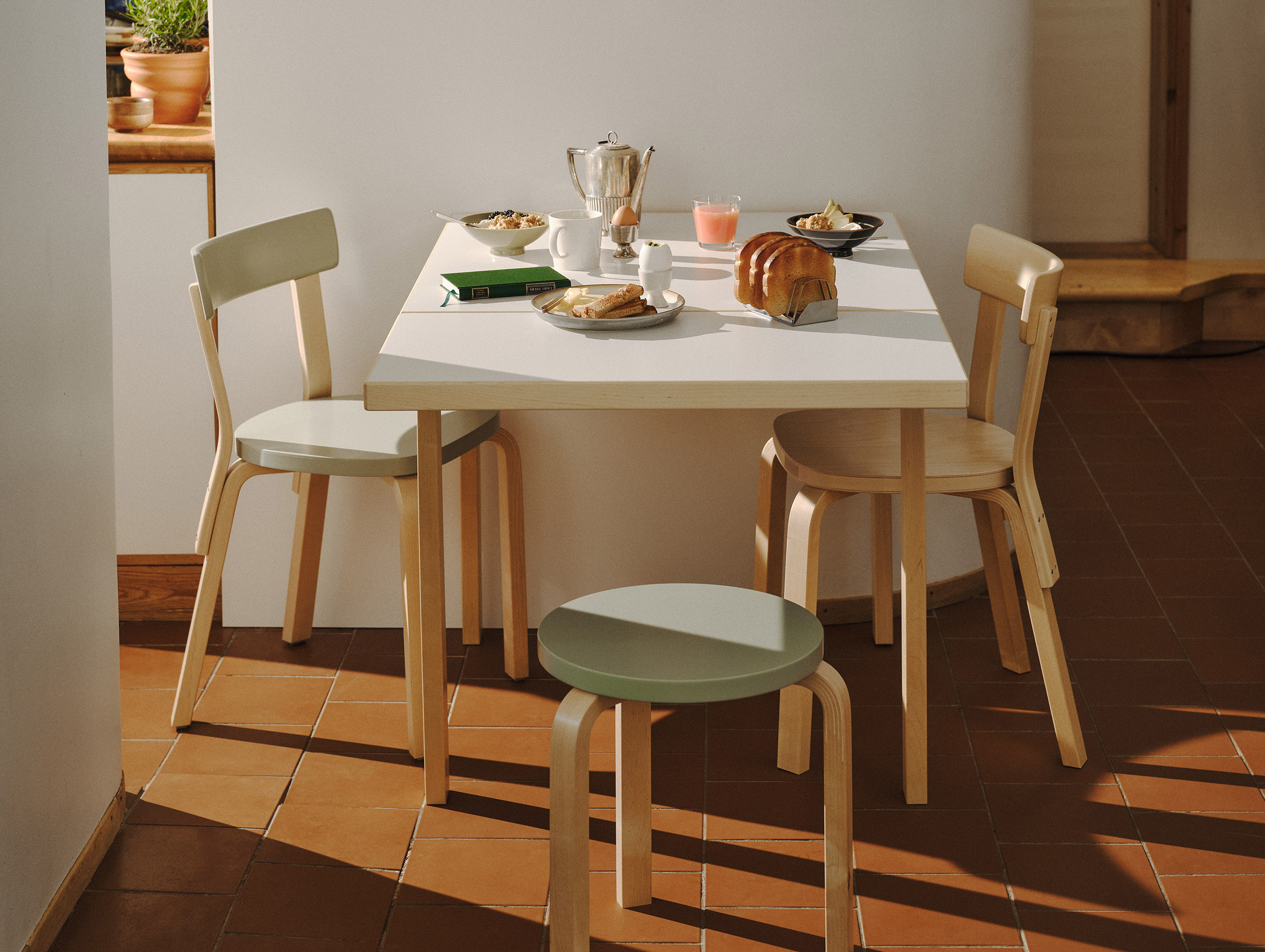 Artek alvar aalto chair 69 lifestyle 10