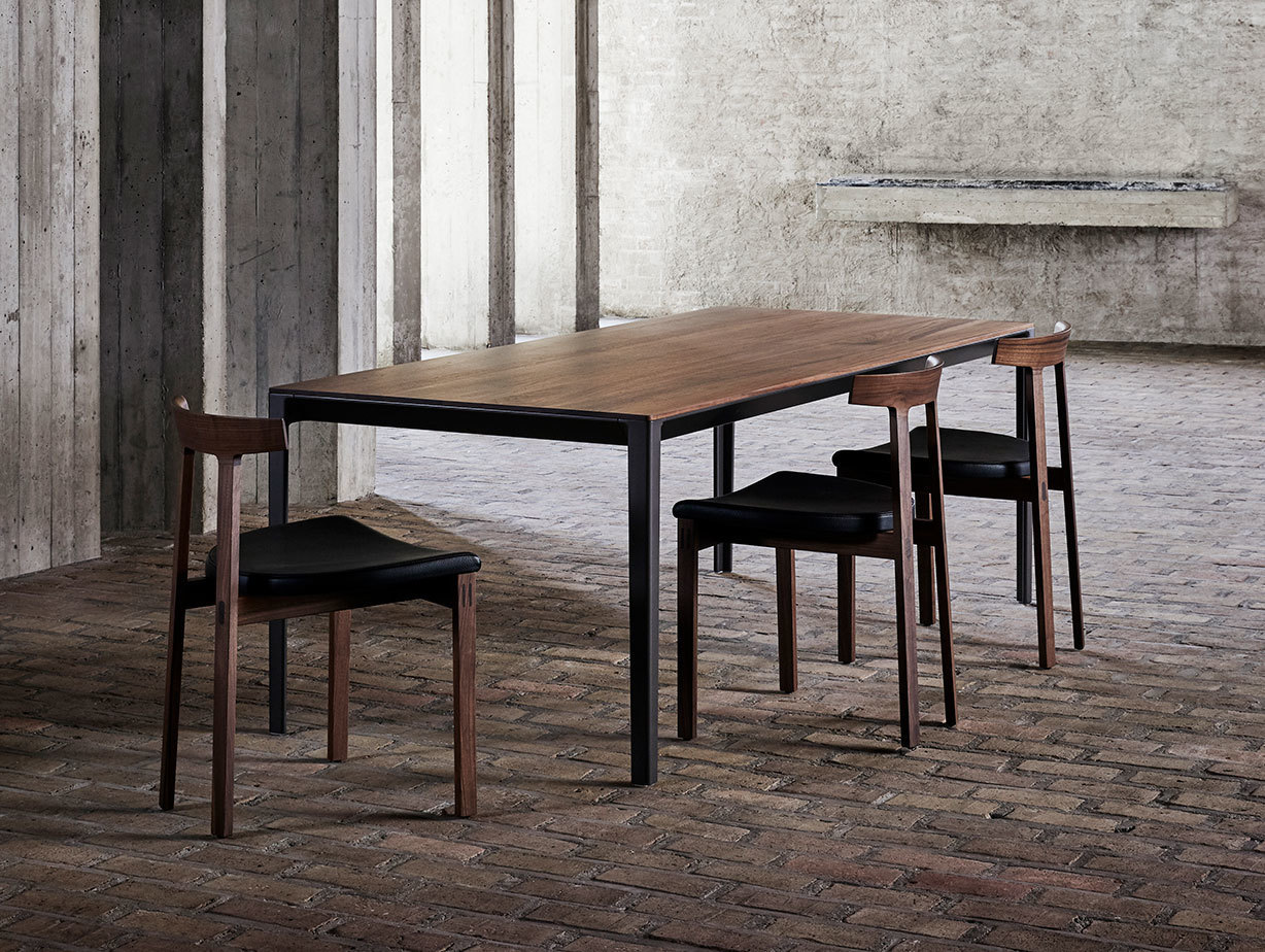 Bensen able table torii chairs walnut