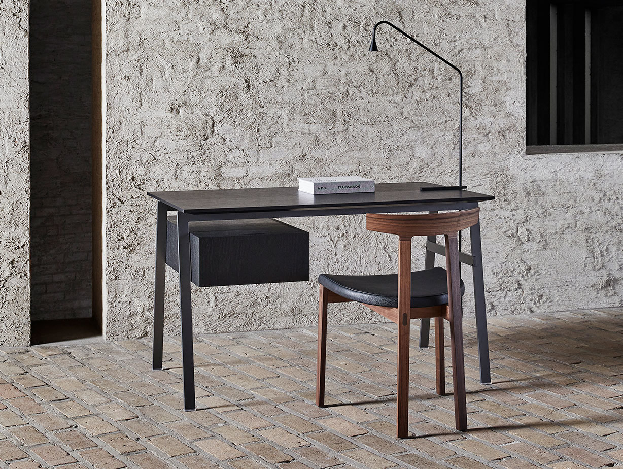 Bensen homework desk wooden top black Torii chair