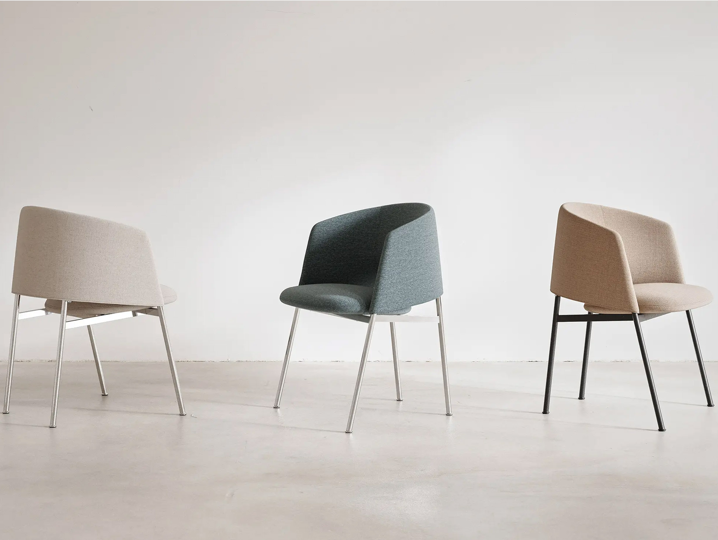 Bensen Collar Dining Chair Niels Bendtsen Lifestyle 2