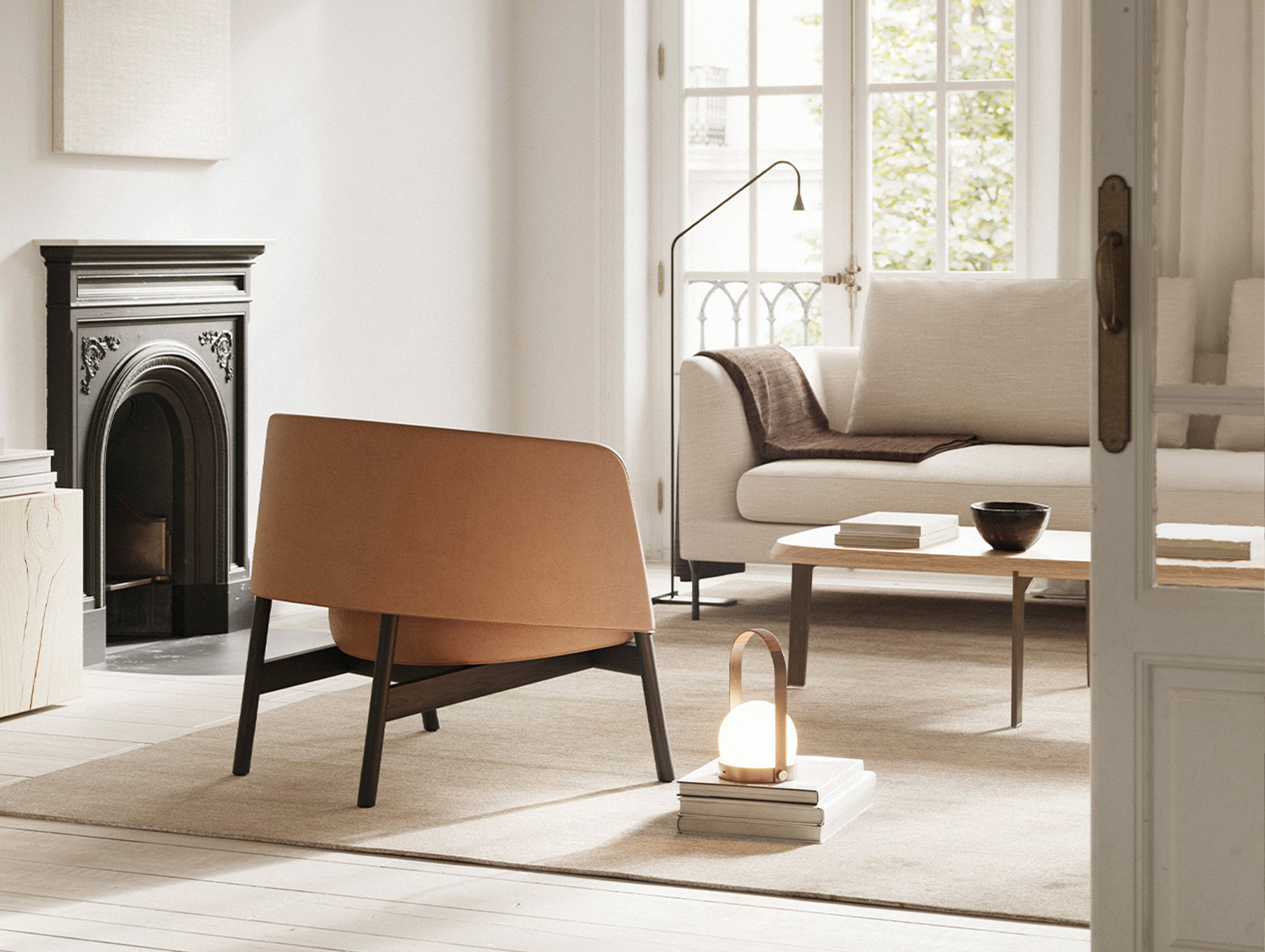 Bensen collar chair lifestyle1