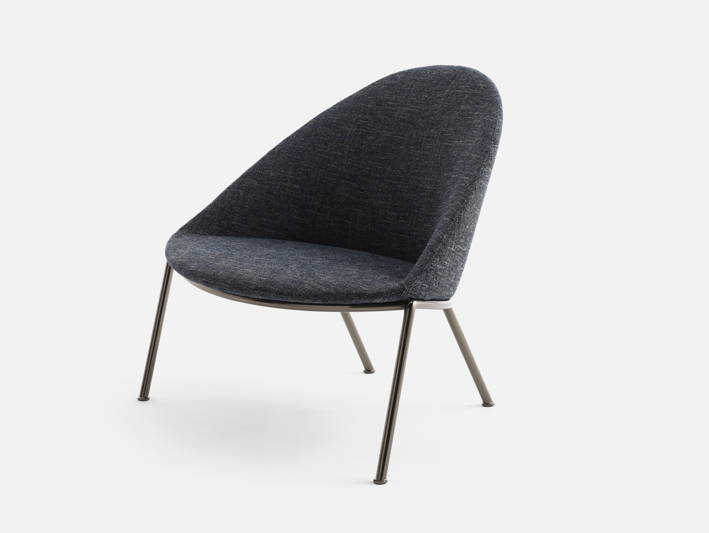 Bensen circa lounge chair black nickel base