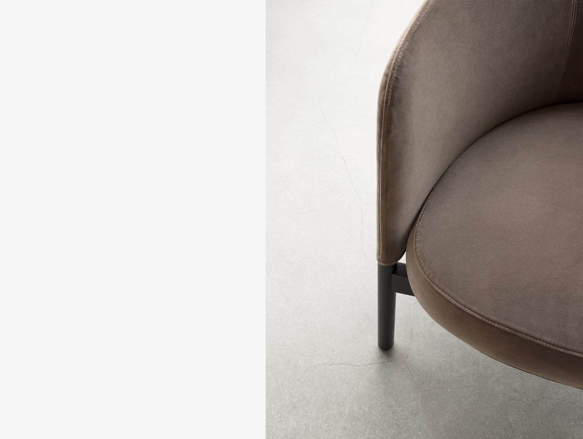 Bensen 2 seater sofa lifestyle