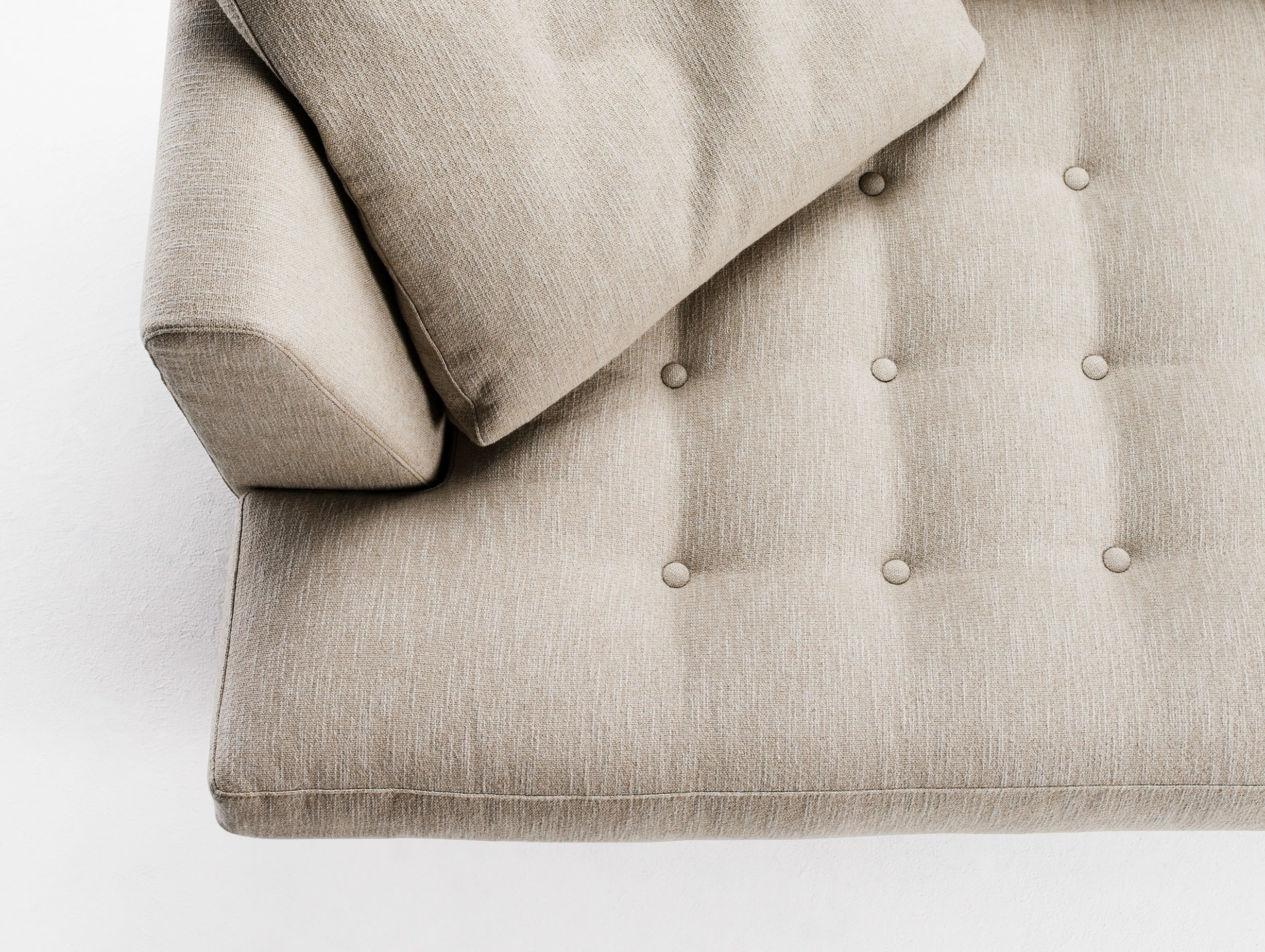 Bensen Edward Sofa Button Detail