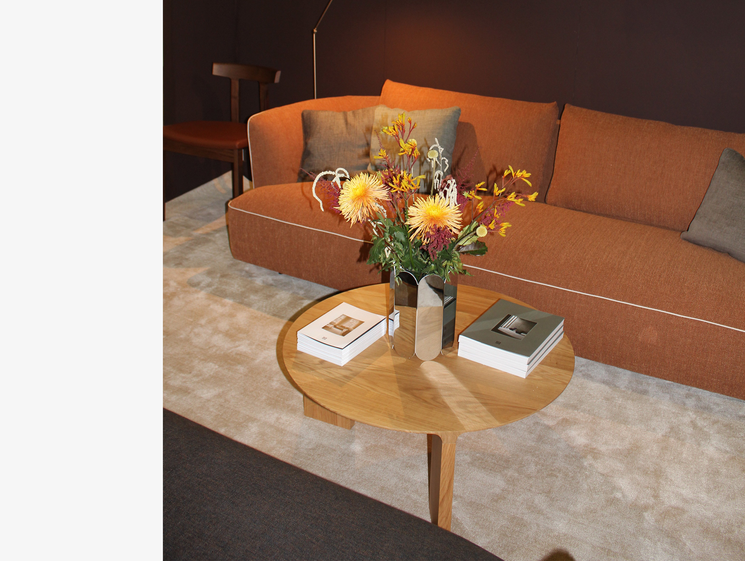 Bensen neils bendtsen radii coffee table oak 80x35 lifestyle7