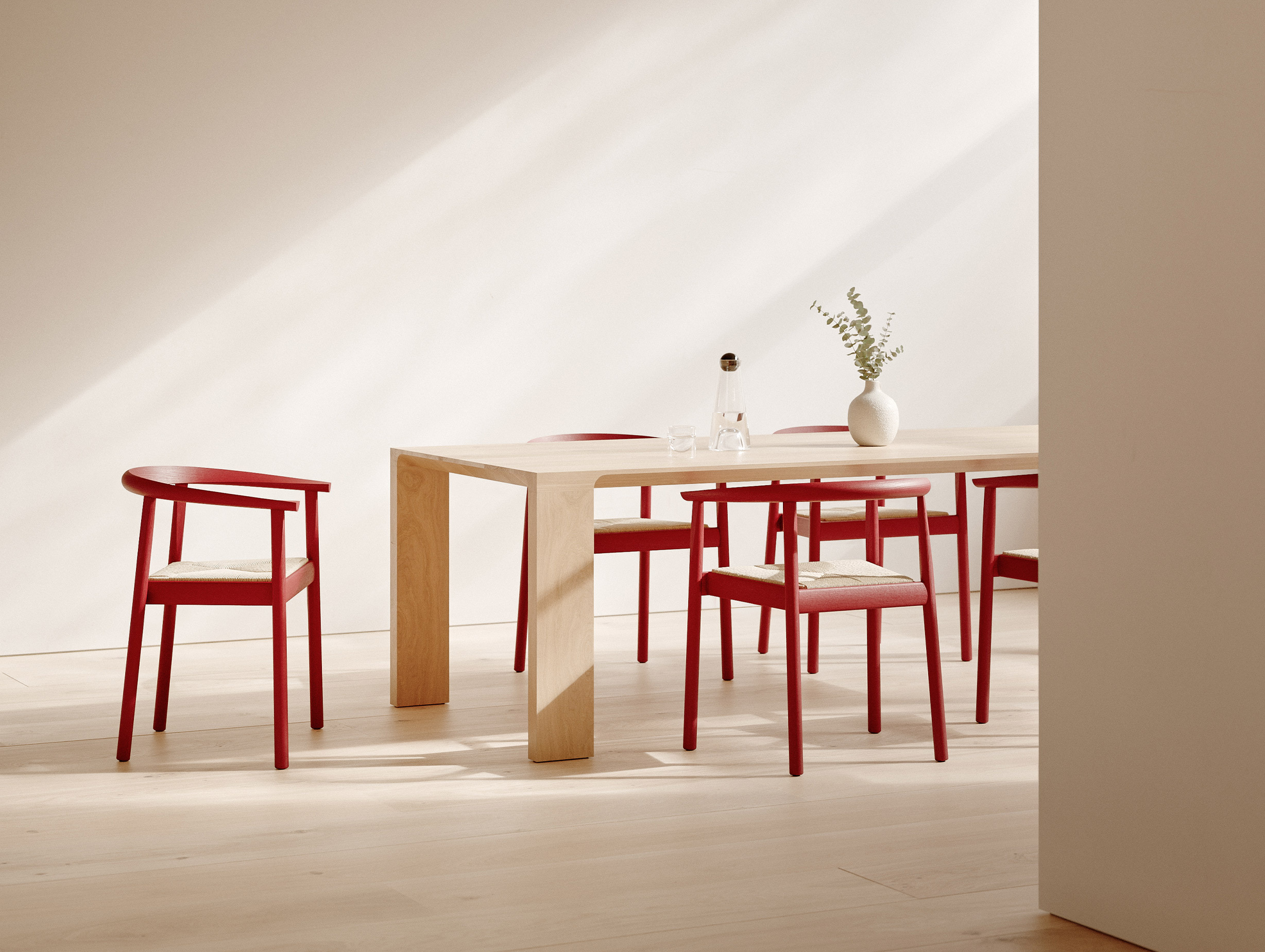 Bensen tokyo chair paper cord red lacquer lifestyle2