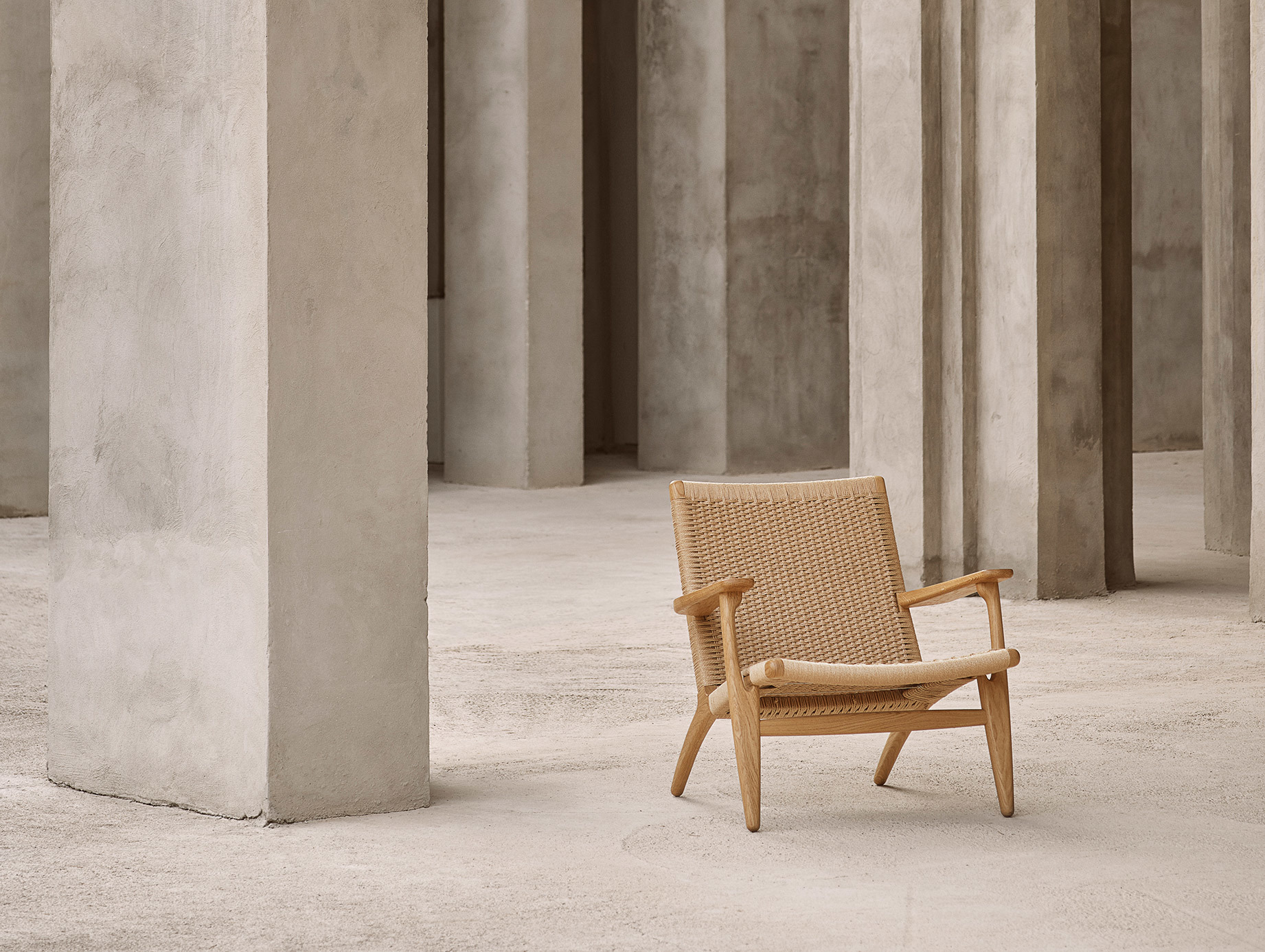 Carl hansen ch25 lounge chair situ