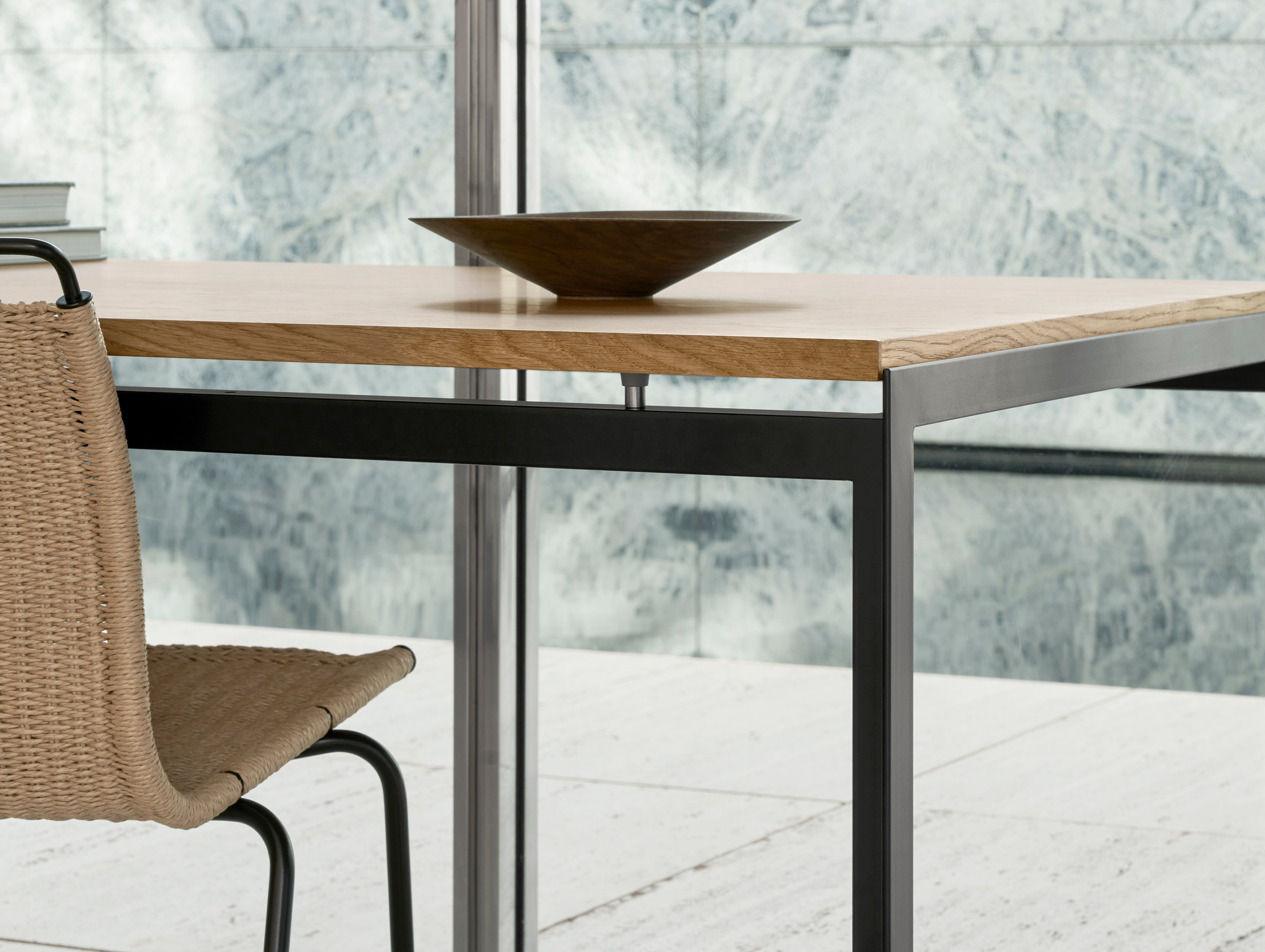 Carl hansen poul kjaerholm professor desk pk52 lifestyle2