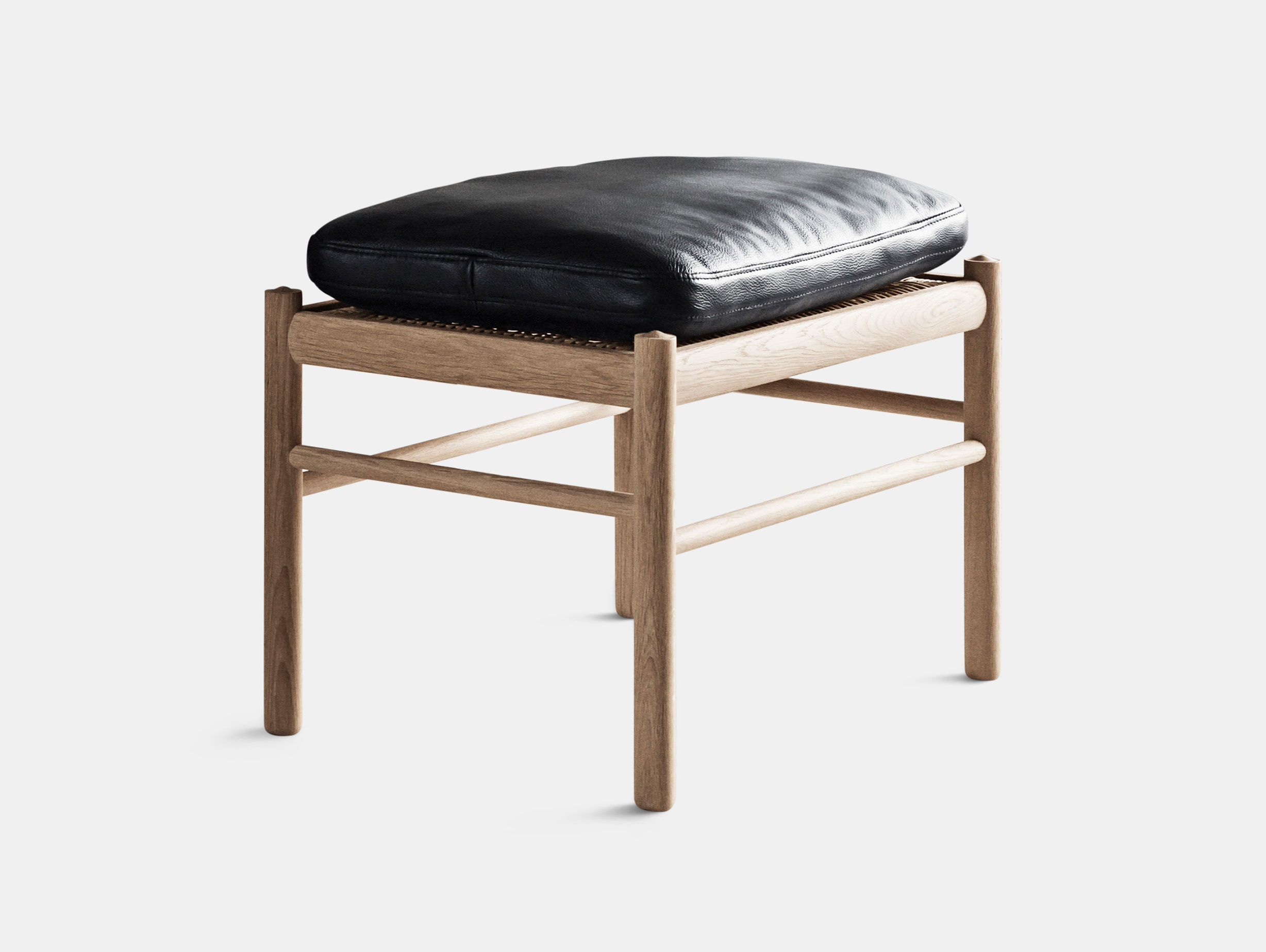 Carl Hansen Ow149 F Colonial Stool Oak Black Leather