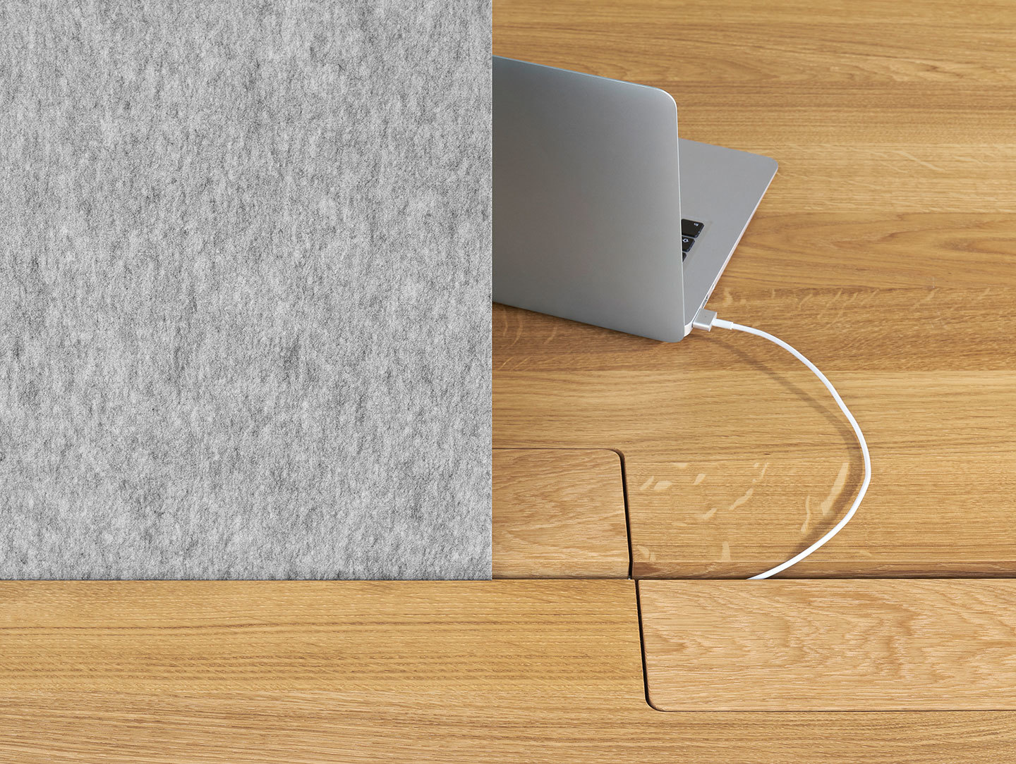 E15 Basis Workstation Desk detail 6 David Chipperfield