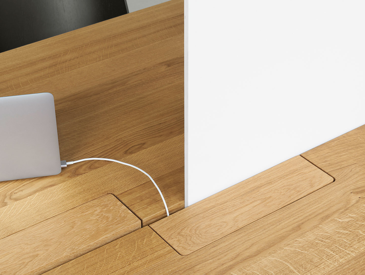 E15 Basis Workstation Desk detail 8 David Chipperfield