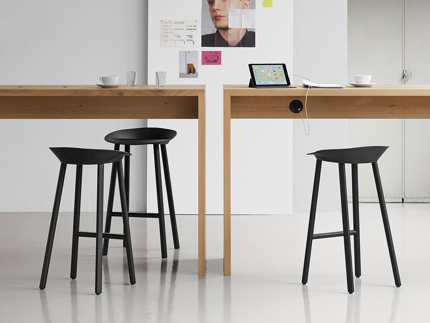 E15 PONTE high table oak detail 1