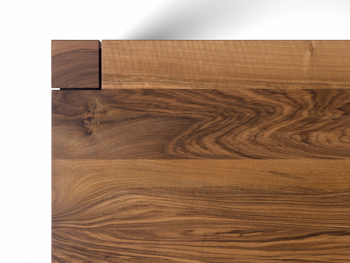E15 Sloane table detail walnut