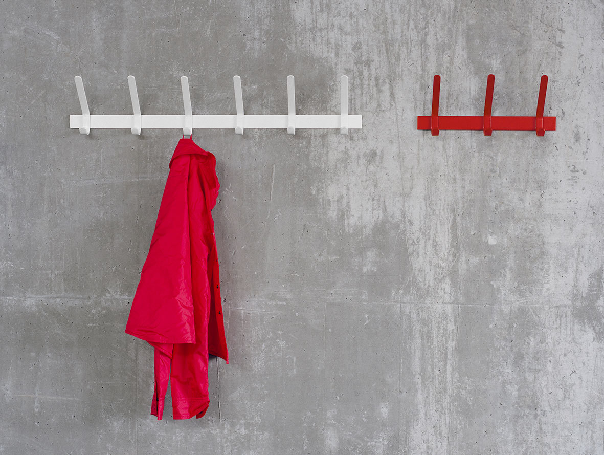 E15 uni coat hook 6 white 3 red