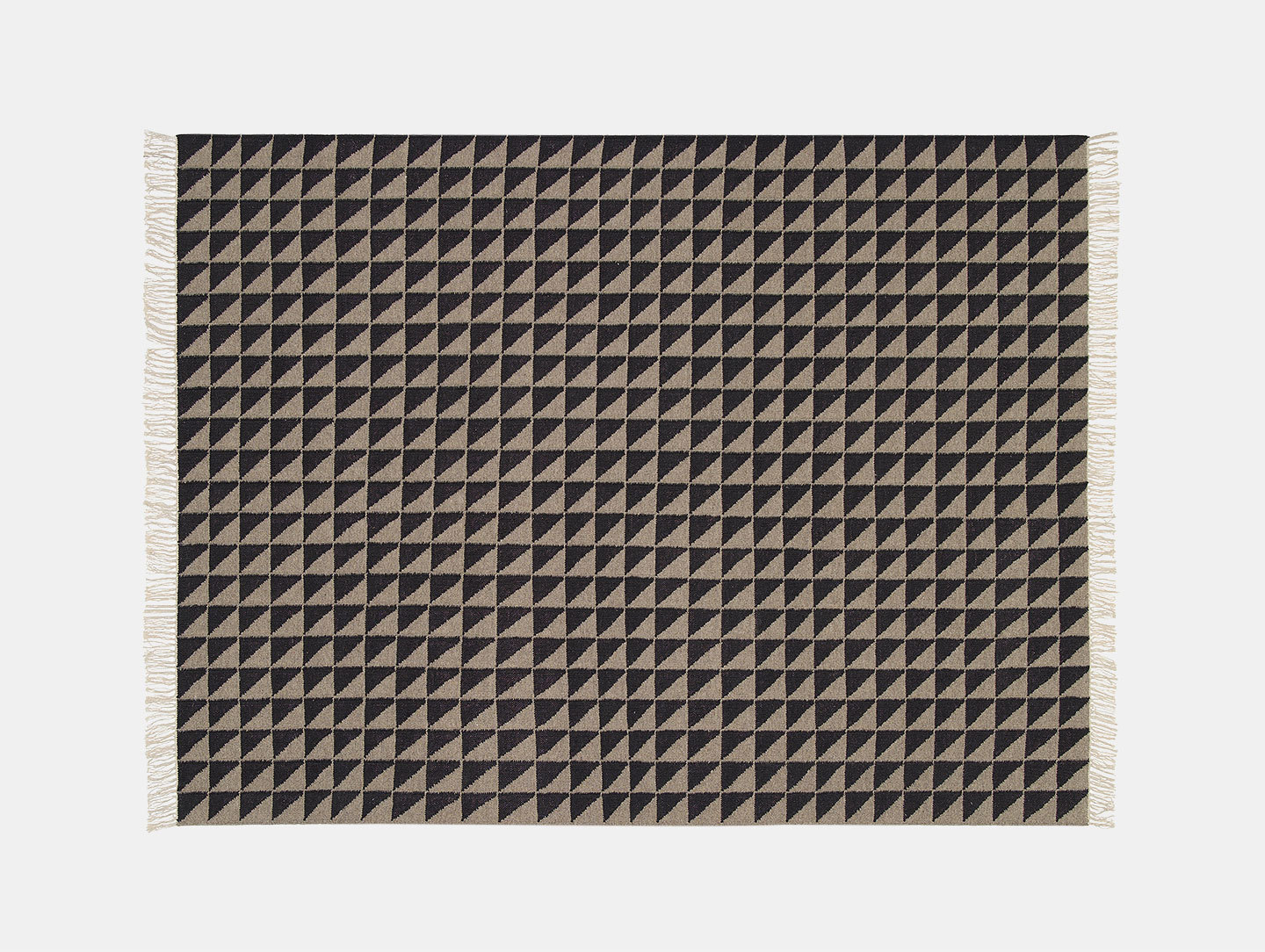 E15 Iza Rug Black Quartz Grey Philipp Mainzer