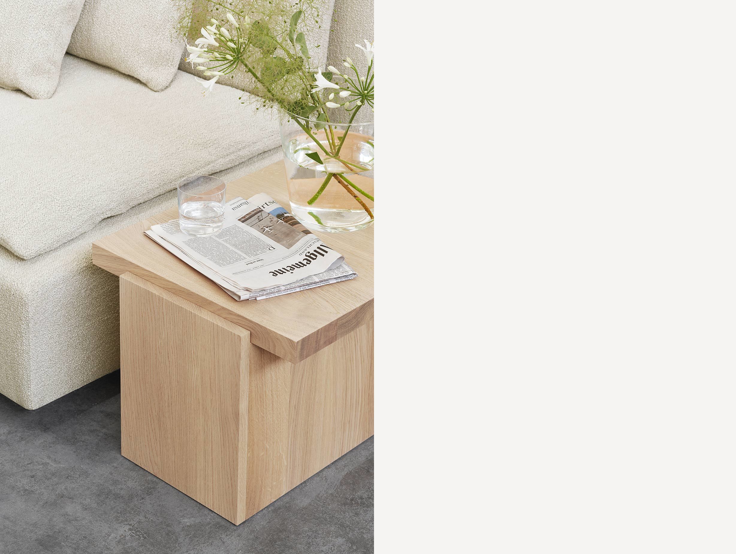 E15 tore table medium white pigmented oak 3