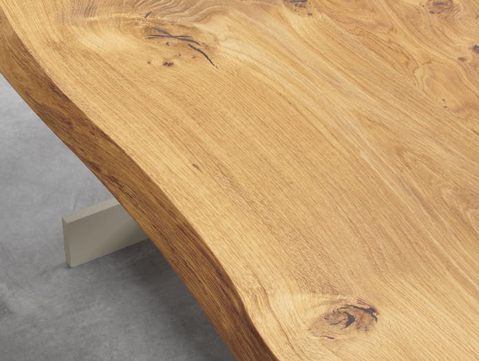 E15 Kazimir Raw Table Oak Top Detail 1 Philipp Mainzer